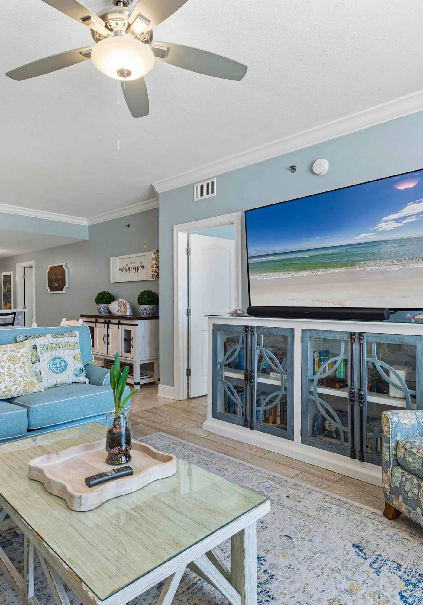 Enchanting oceanfront condo with pool, balcony, fitness area, & washer&dryer