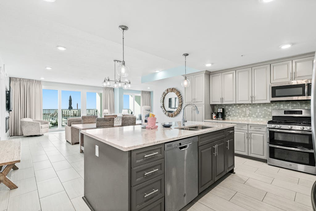 Blu Condos 103