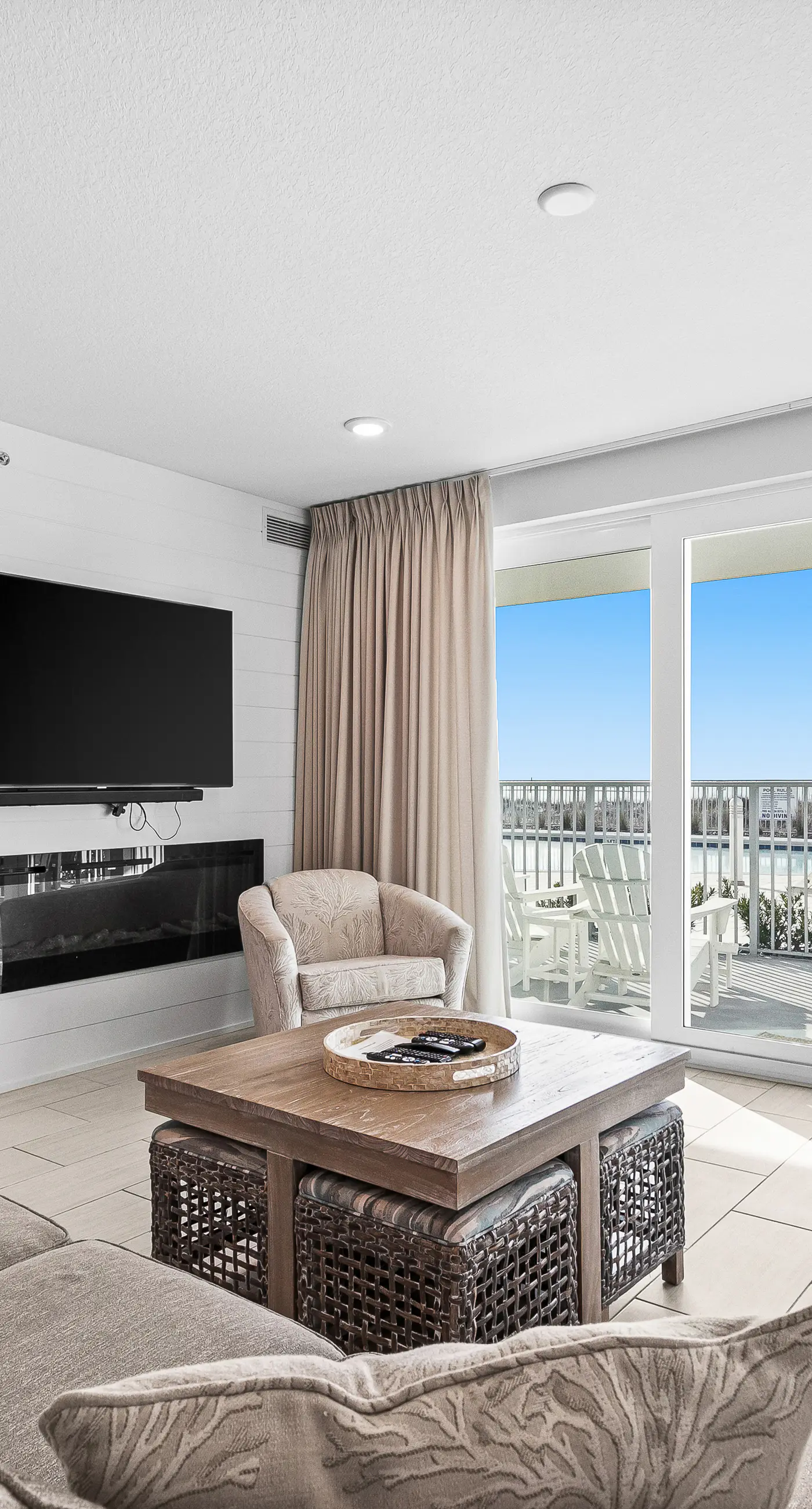 Blu 103 - Luxurious gulf-front condo with resort amenities - near entertainment