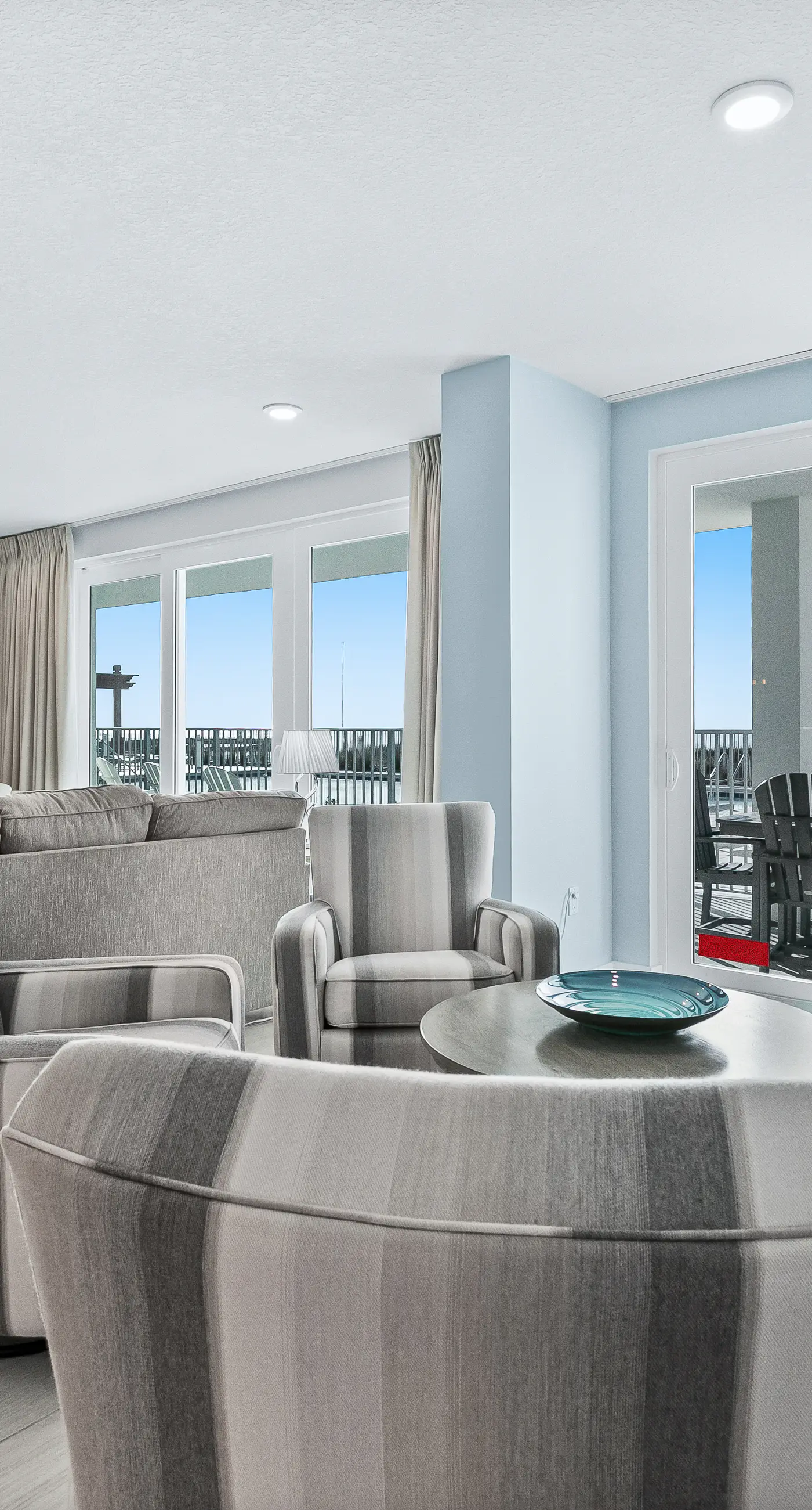 Blu 103 - Luxurious gulf-front condo with resort amenities - near entertainment