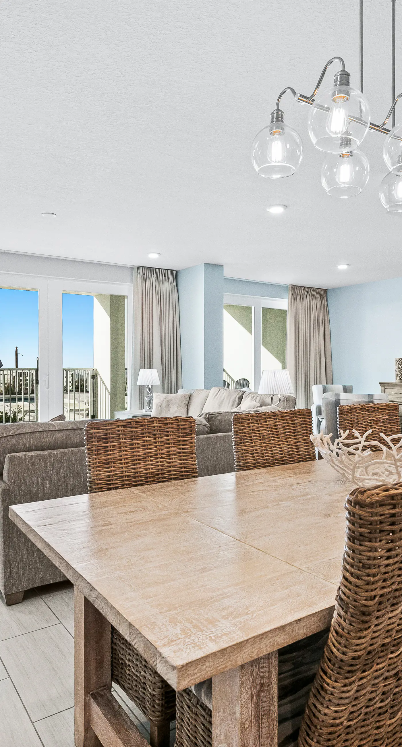 Blu 103 - Luxurious gulf-front condo with resort amenities - near entertainment