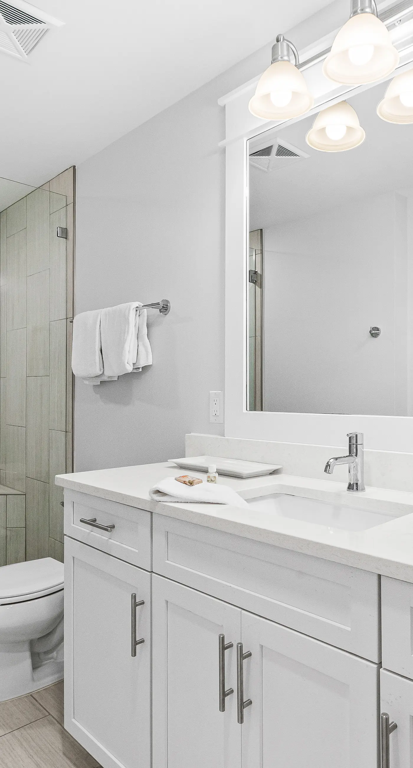 Blu 103 - Luxurious gulf-front condo with resort amenities - near entertainment