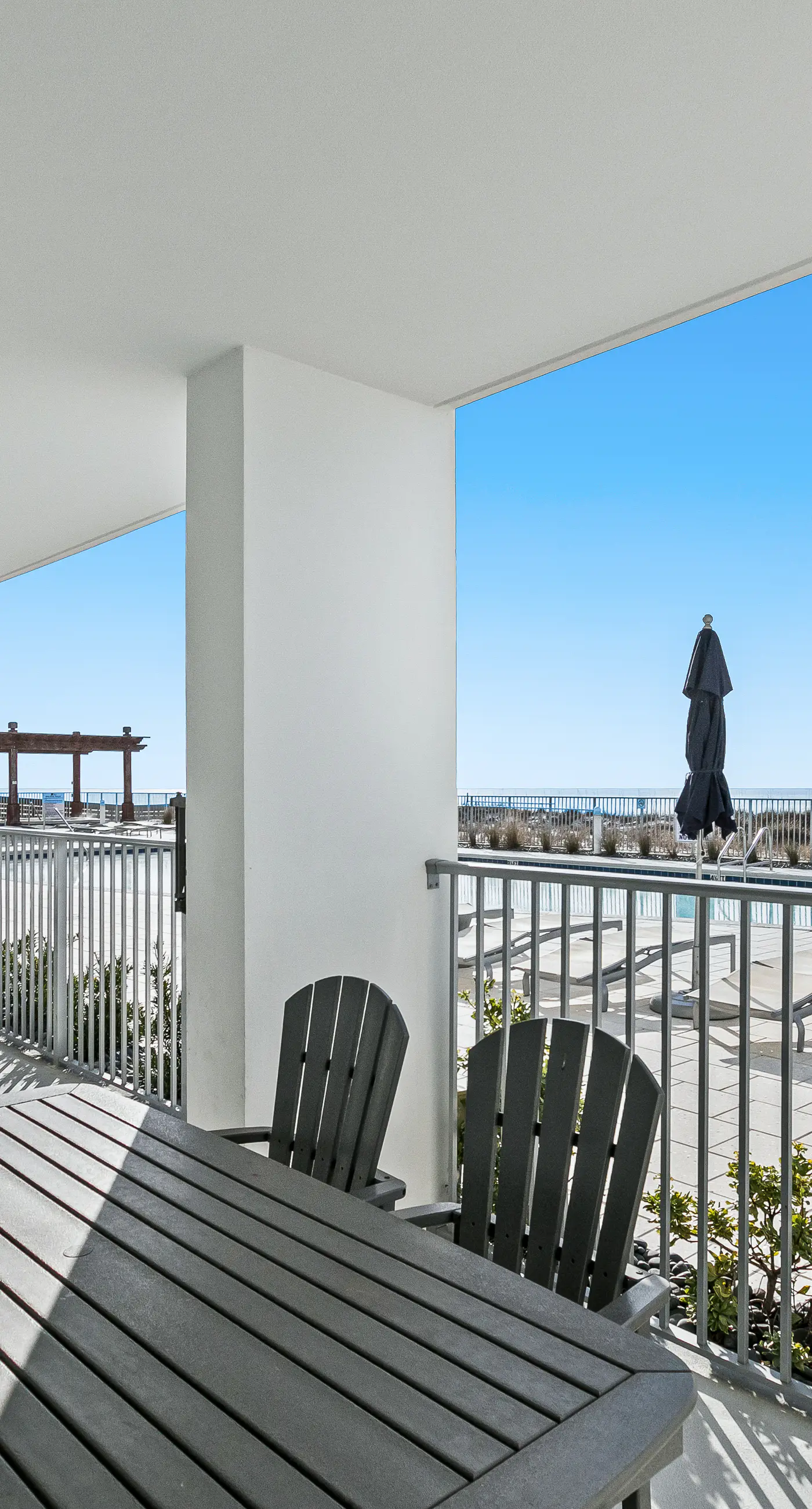 Blu 103 - Luxurious gulf-front condo with resort amenities - near entertainment