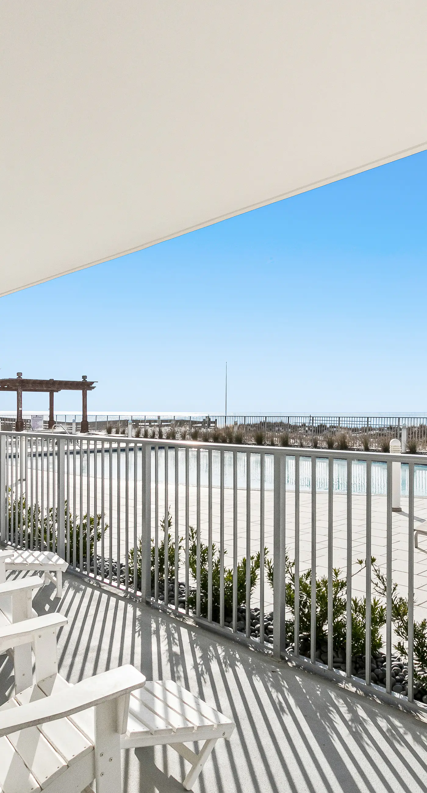 Blu 103 - Luxurious gulf-front condo with resort amenities - near entertainment