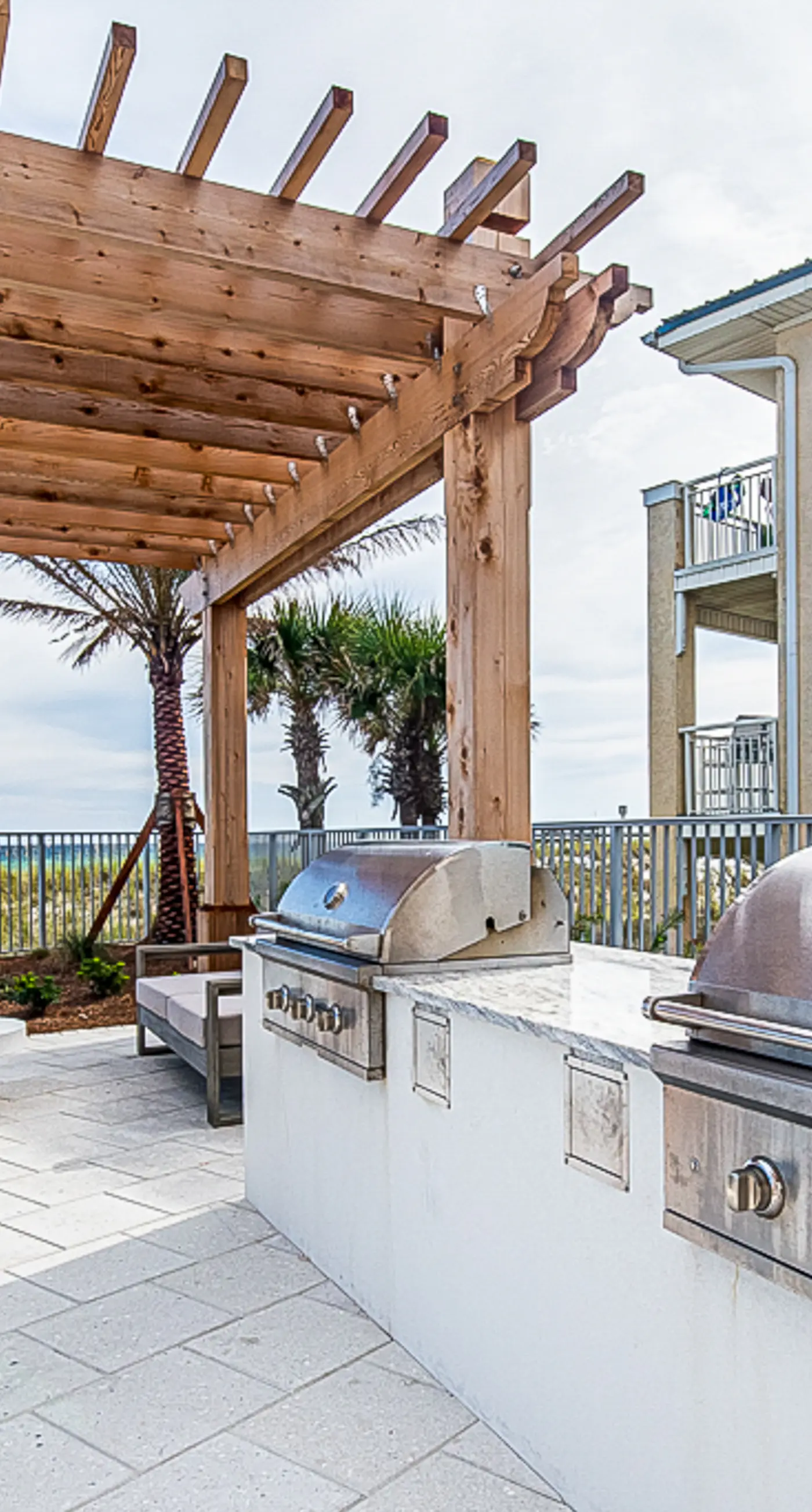 Blu 103 - Luxurious gulf-front condo with resort amenities - near entertainment