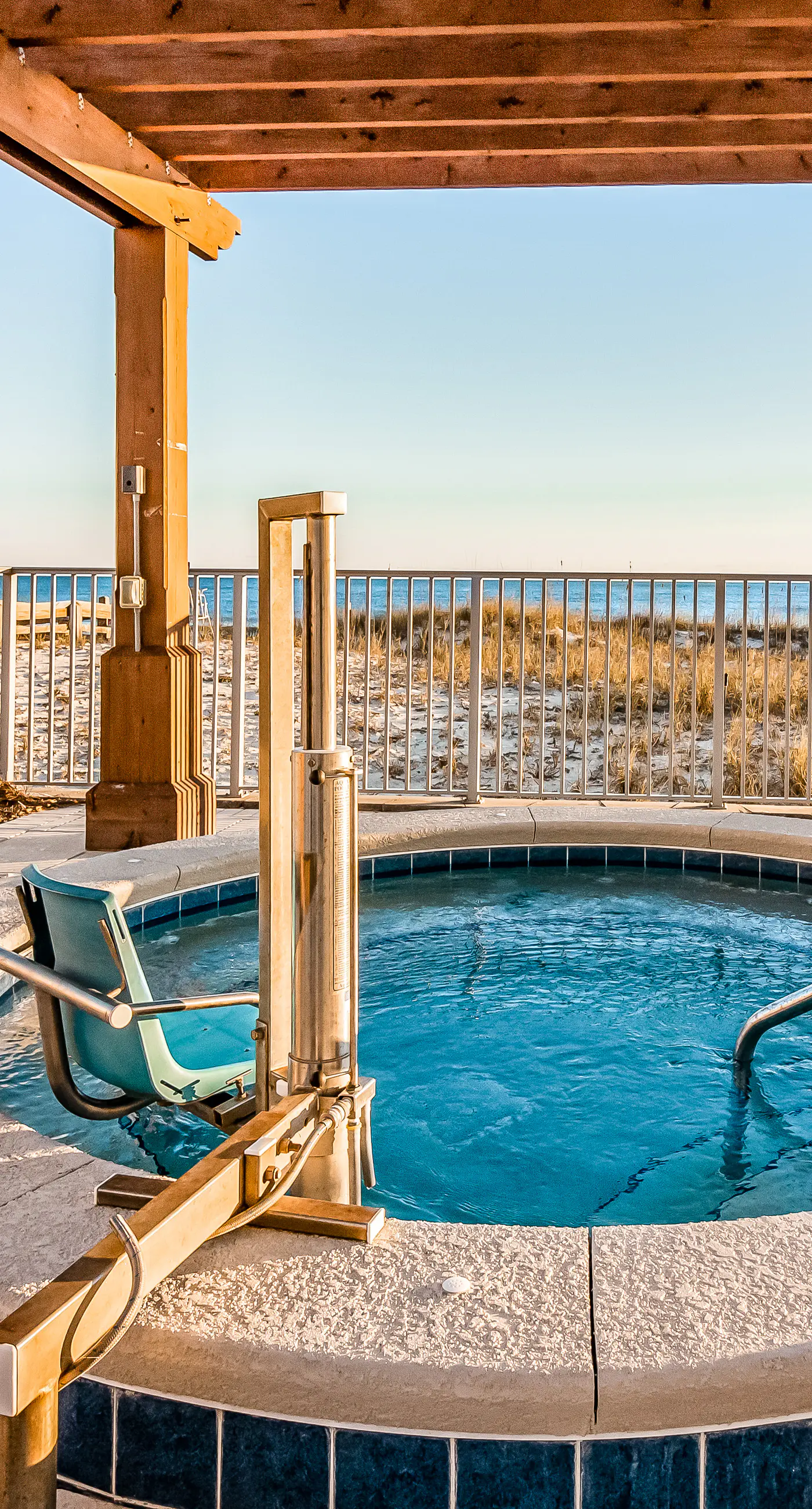 Blu 103 - Luxurious gulf-front condo with resort amenities - near entertainment