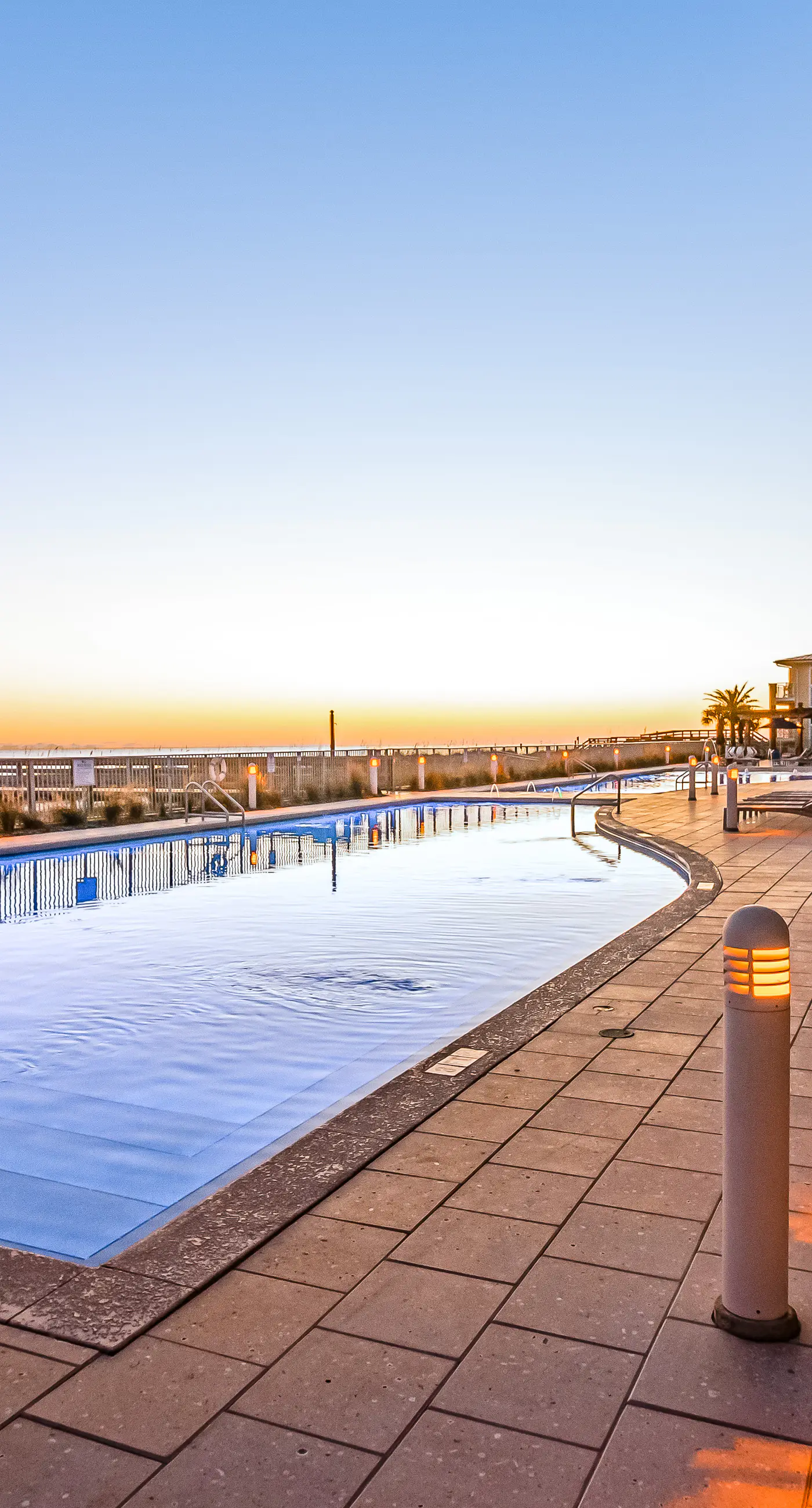 Blu 103 - Luxurious gulf-front condo with resort amenities - near entertainment