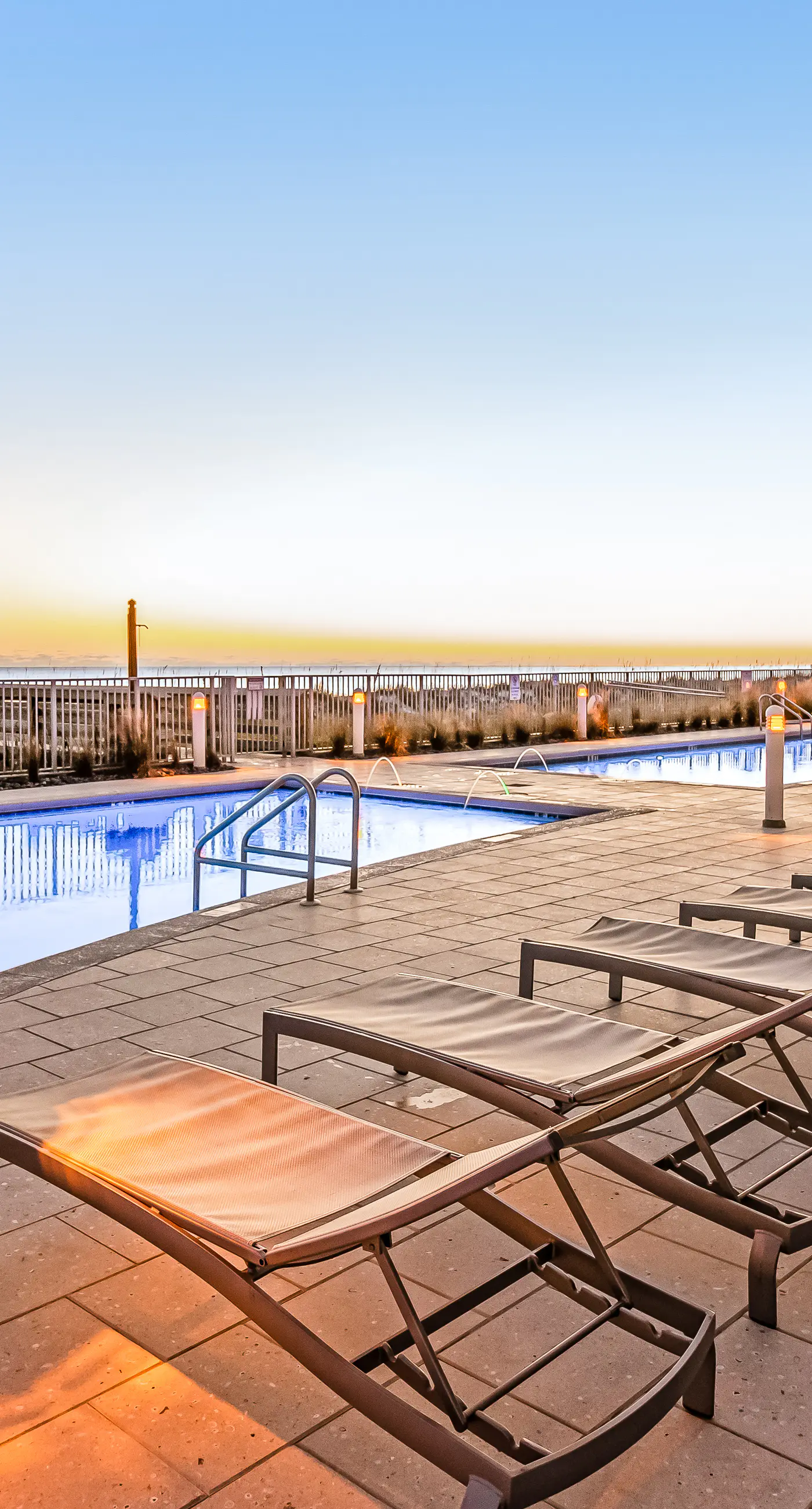 Blu 103 - Luxurious gulf-front condo with resort amenities - near entertainment