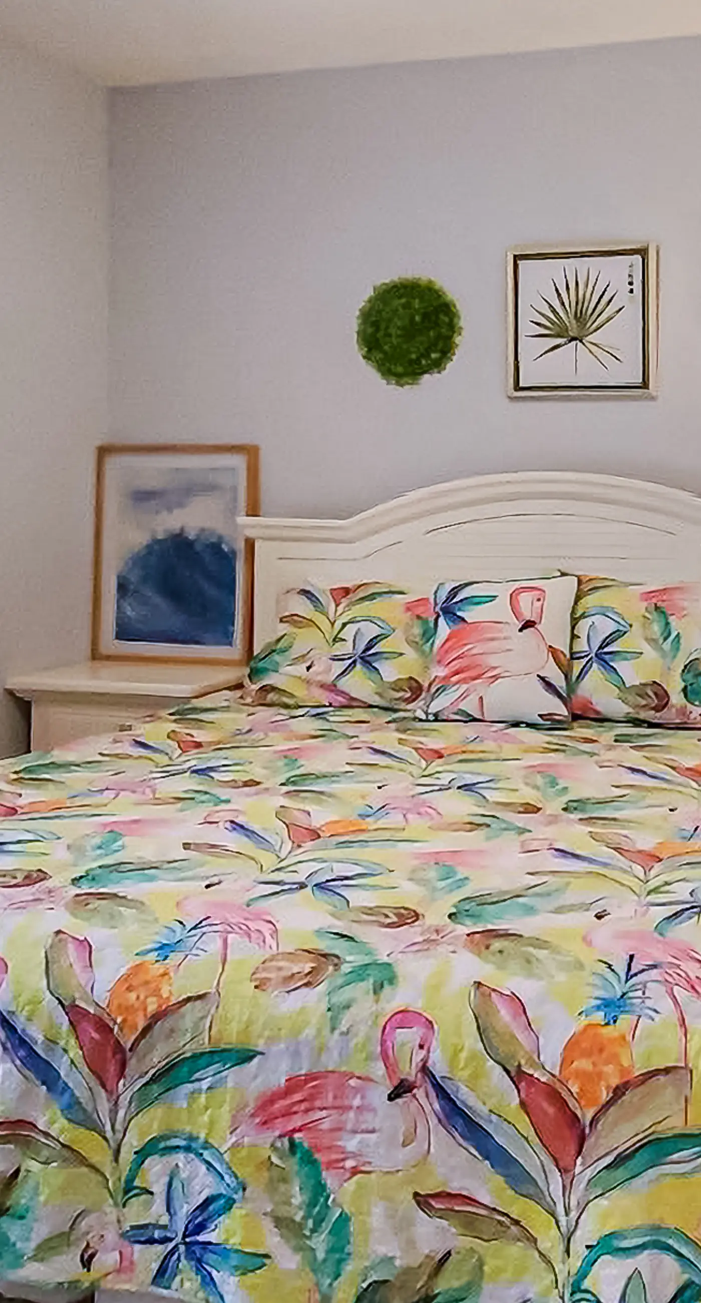 Water's Edge 312- Exquisite 3rd floor beachfront condo, shared pool and beach access