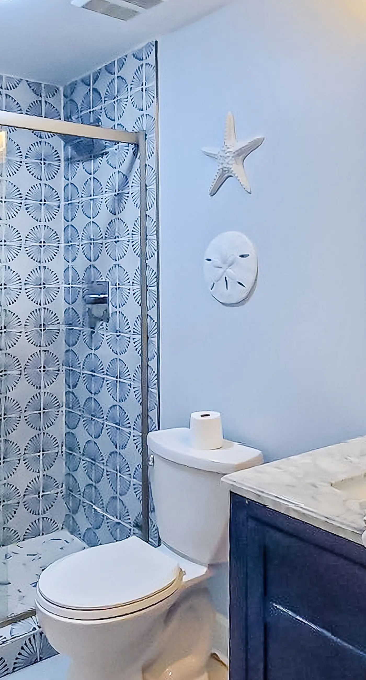 Water's Edge 312- Exquisite 3rd floor beachfront condo, shared pool and beach access