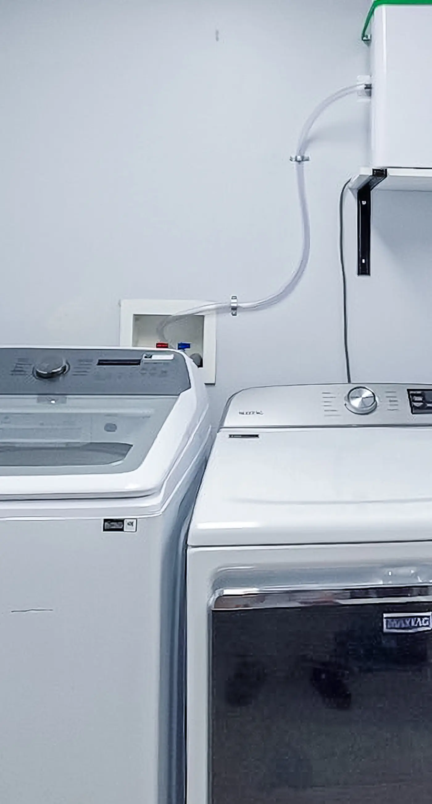 Water's Edge 312- Exquisite 3rd floor beachfront condo, shared pool and beach access