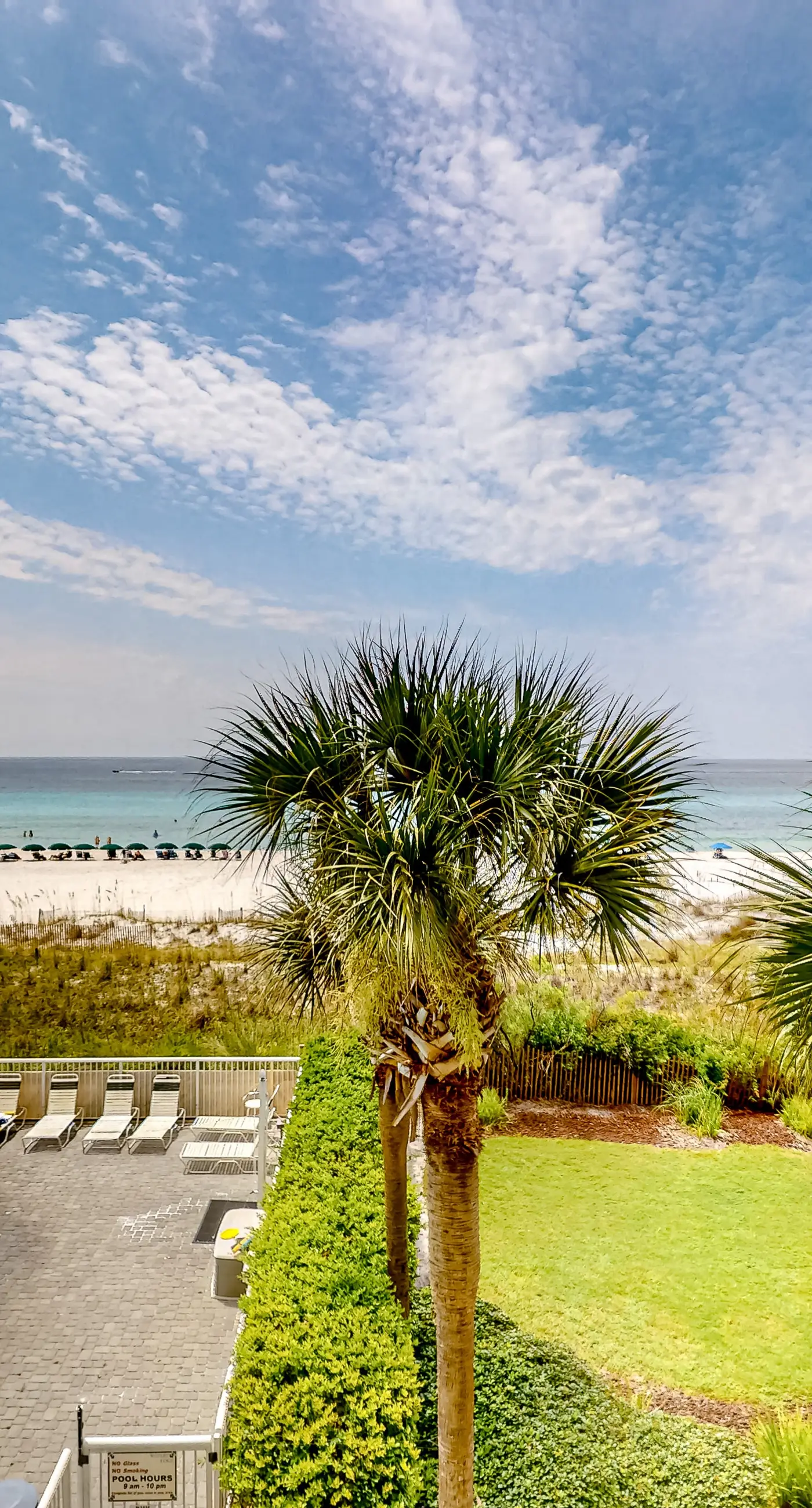 Water's Edge 312- Exquisite 3rd floor beachfront condo, shared pool and beach access