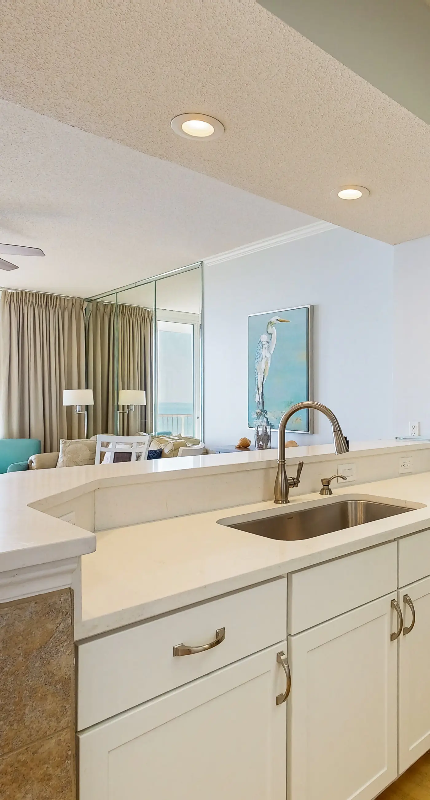 Waters Edge 418- Gorgeous corner unit with plenty of space, shared pool and beach access