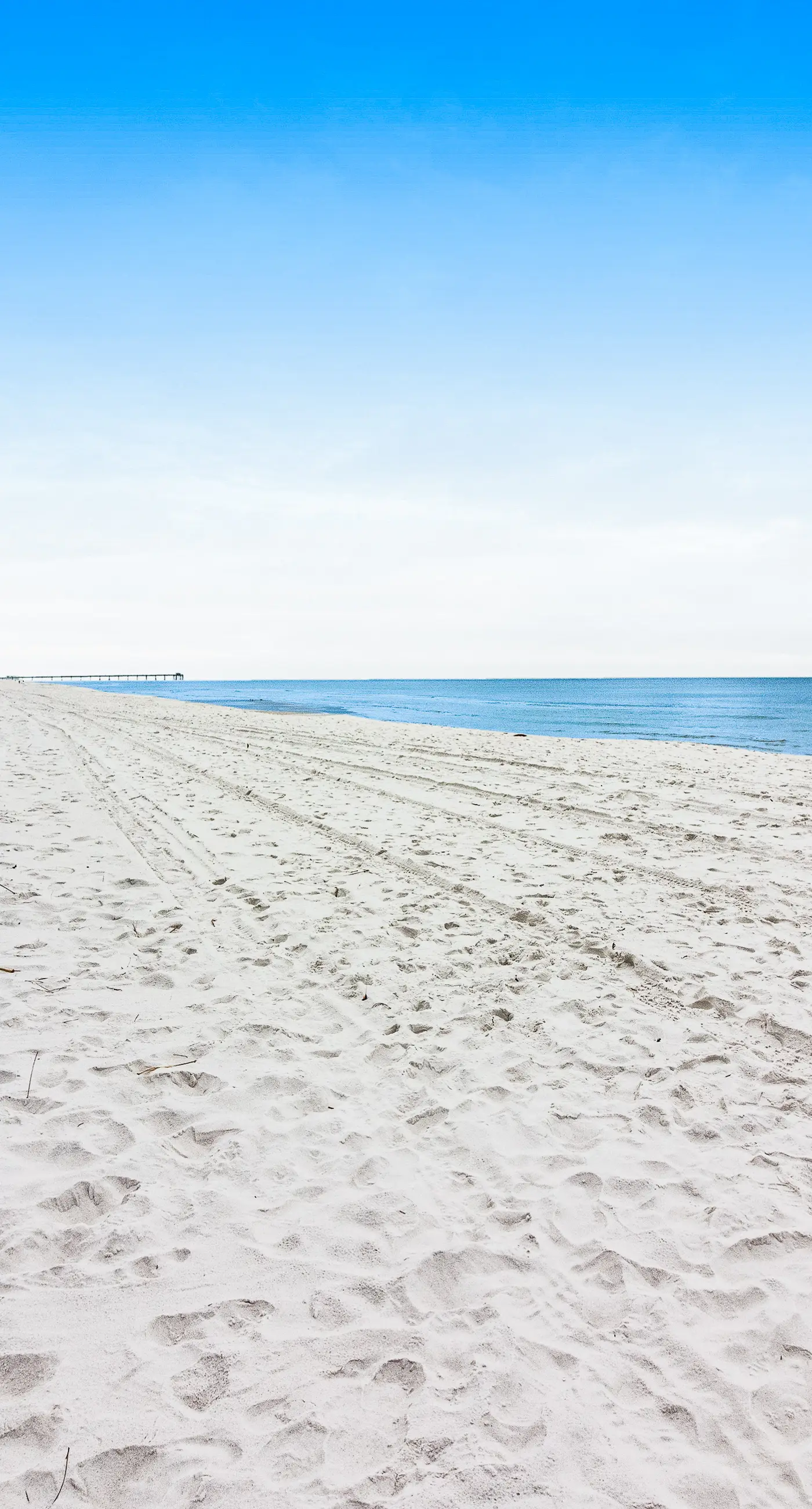 Waters Edge 418- Gorgeous corner unit with plenty of space, shared pool and beach access