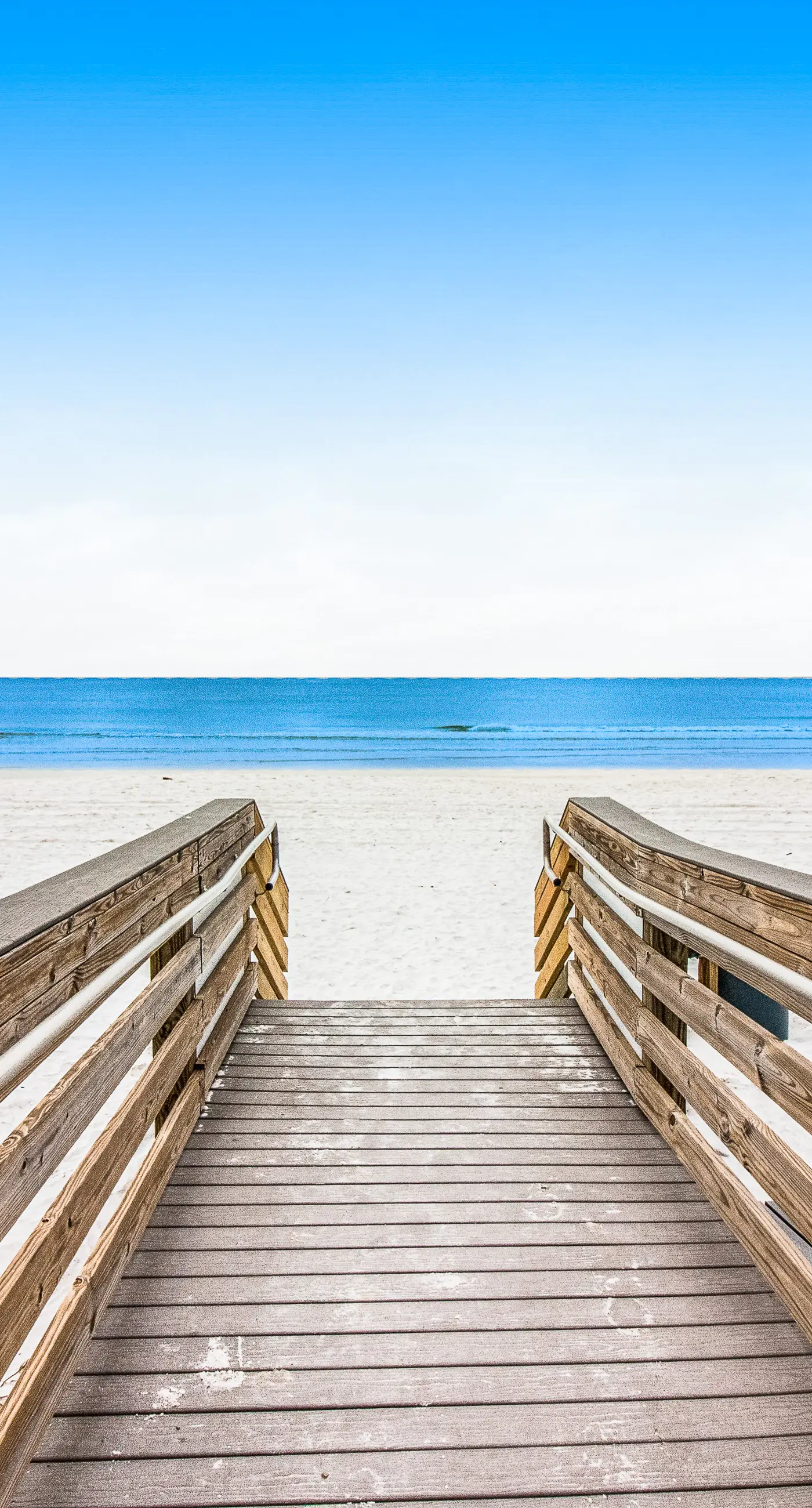 Waters Edge 418- Gorgeous corner unit with plenty of space, shared pool and beach access