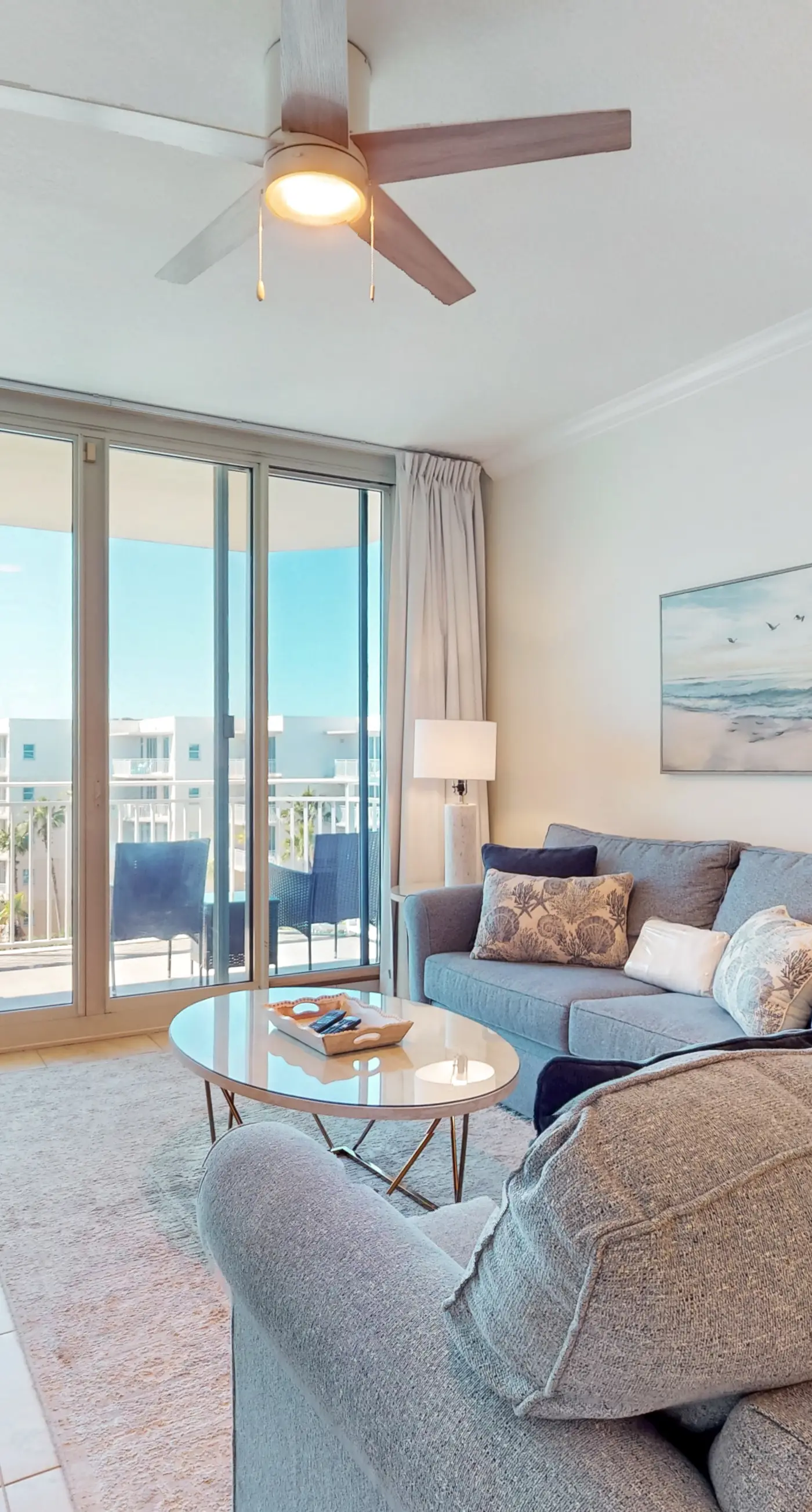 Beachview Condo with full kitchen, shared pool and beach access