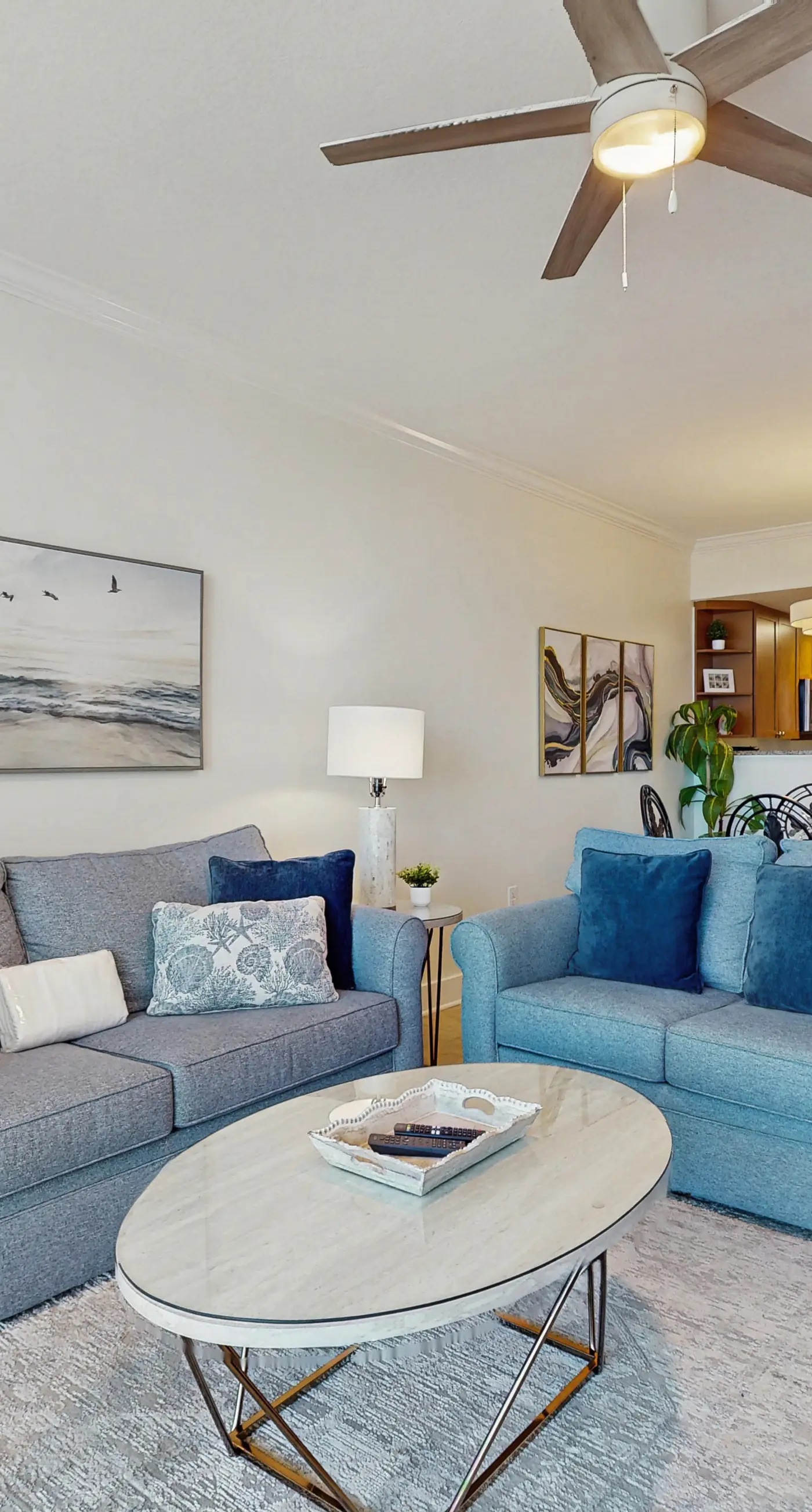 Beachview Condo with full kitchen, shared pool and beach access