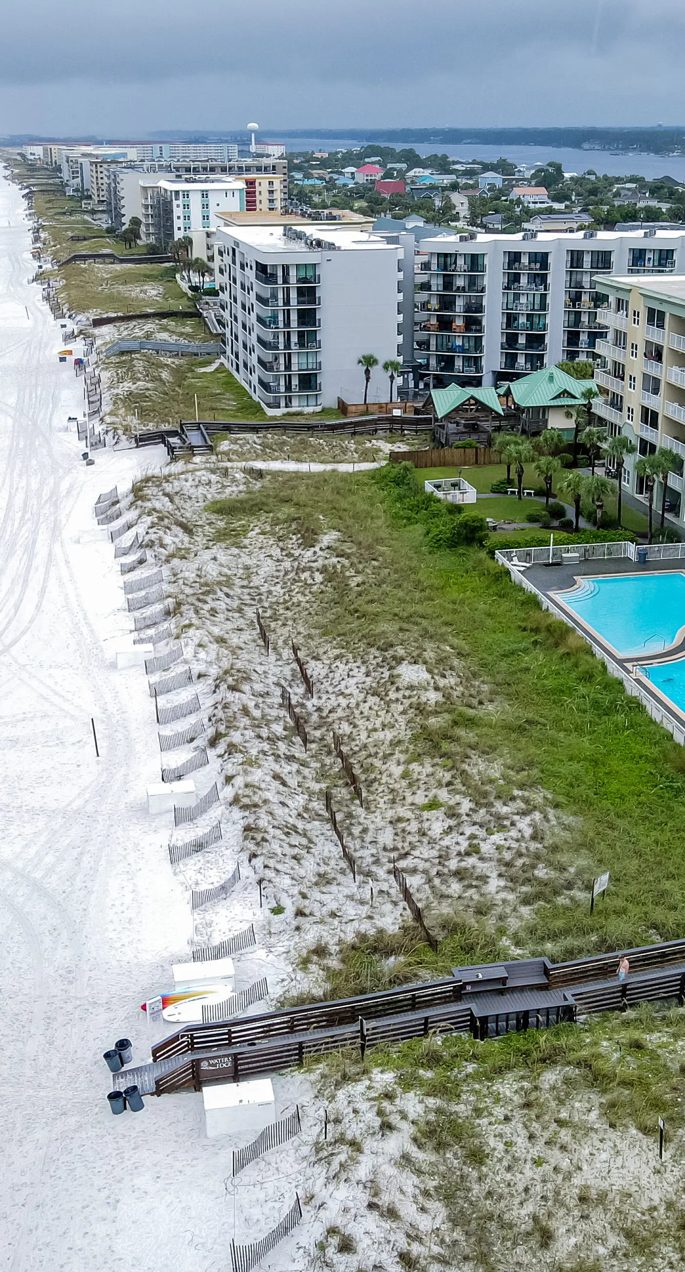 Waters Edge 513