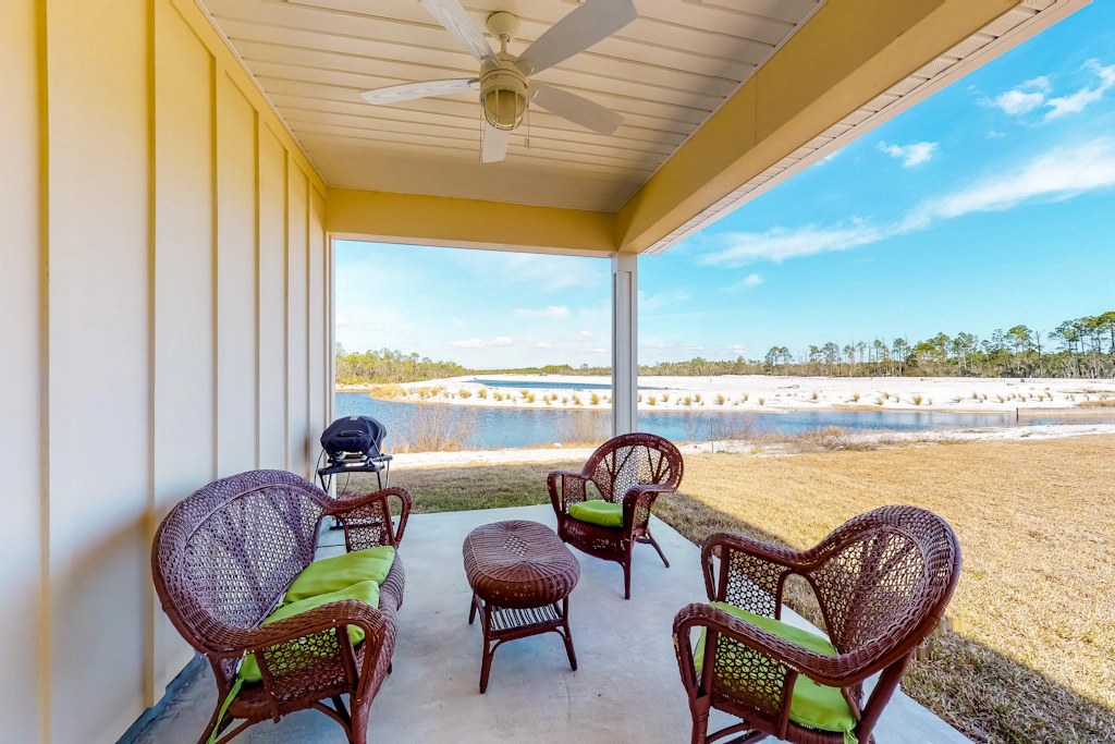 Dog friendly home and casita with pool plus beach access, central AC, and laundry