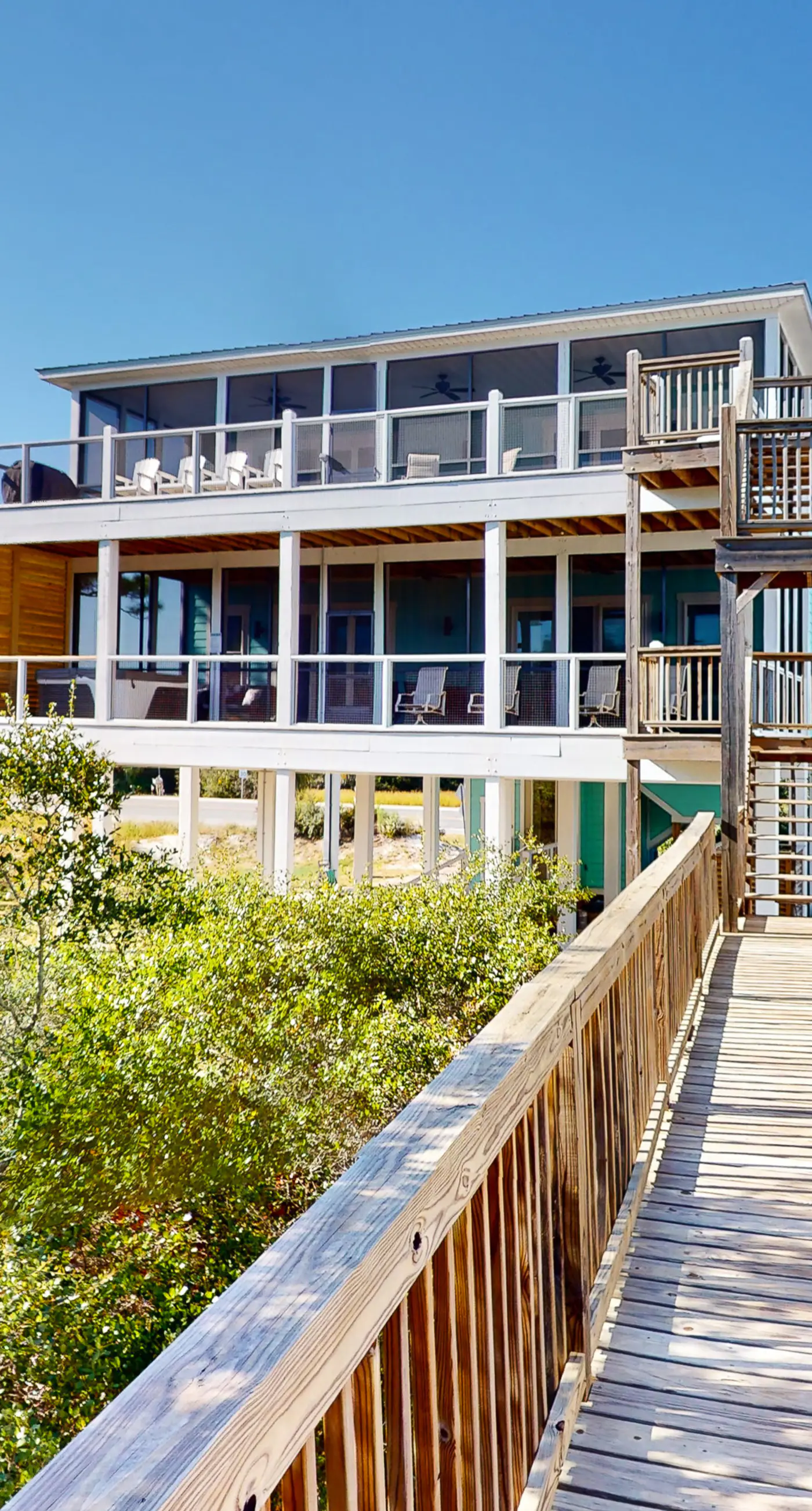 Dog-friendly oceanfront home with a hot tub, washer&dryer & central AC