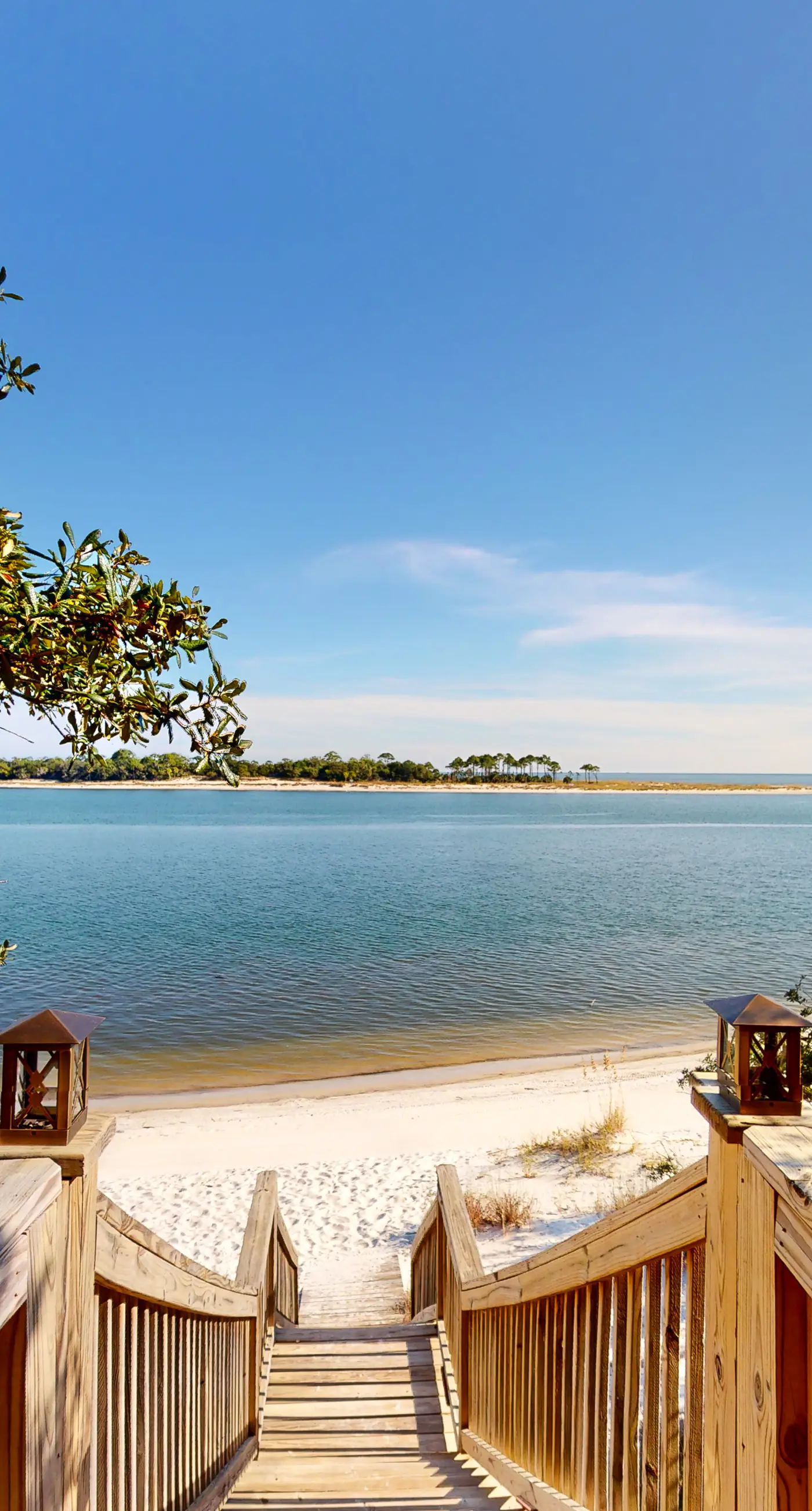 Dog-friendly oceanfront home with a hot tub, washer&dryer & central AC