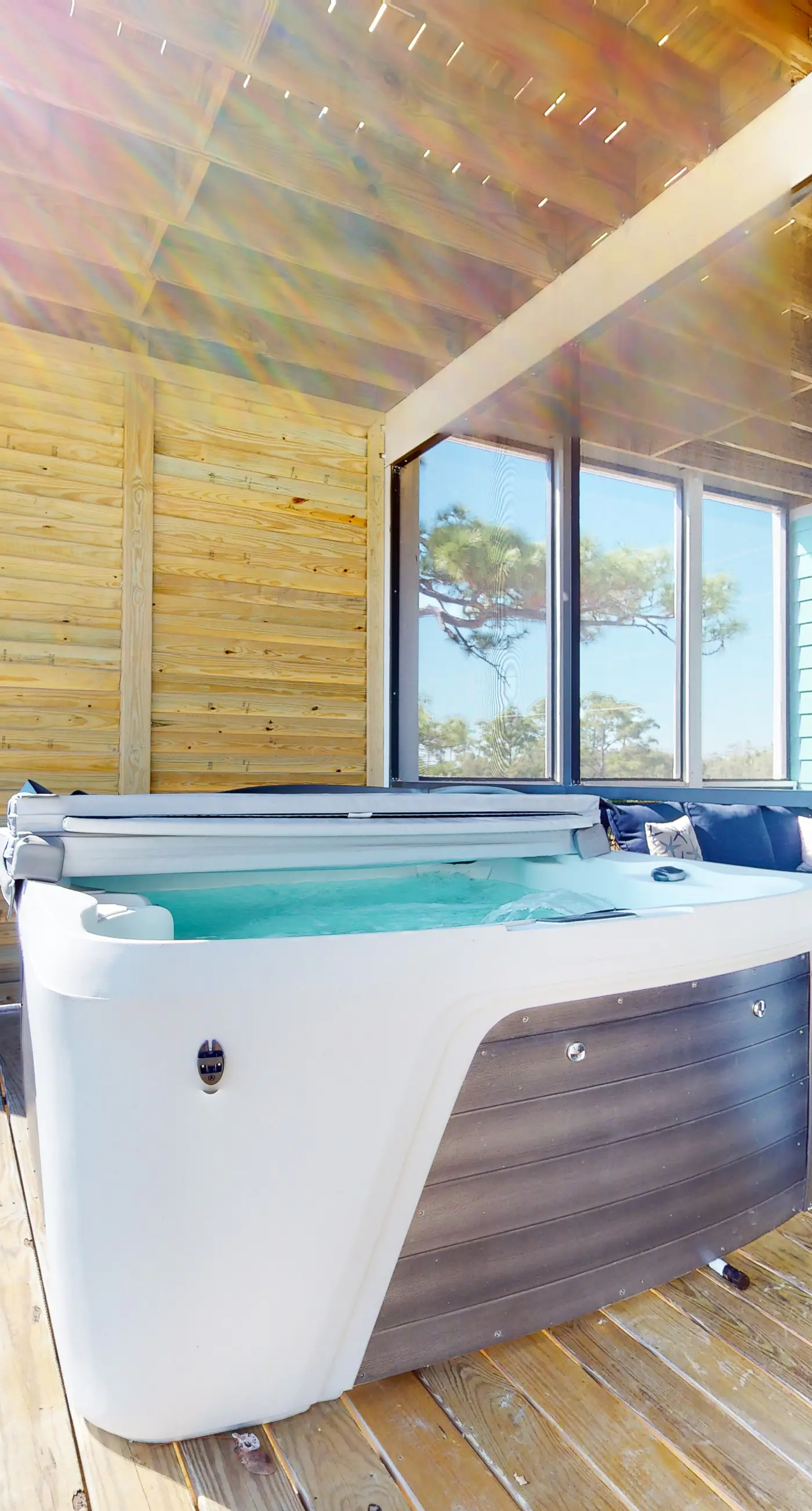 Dog-friendly oceanfront home with a hot tub, washer&dryer & central AC