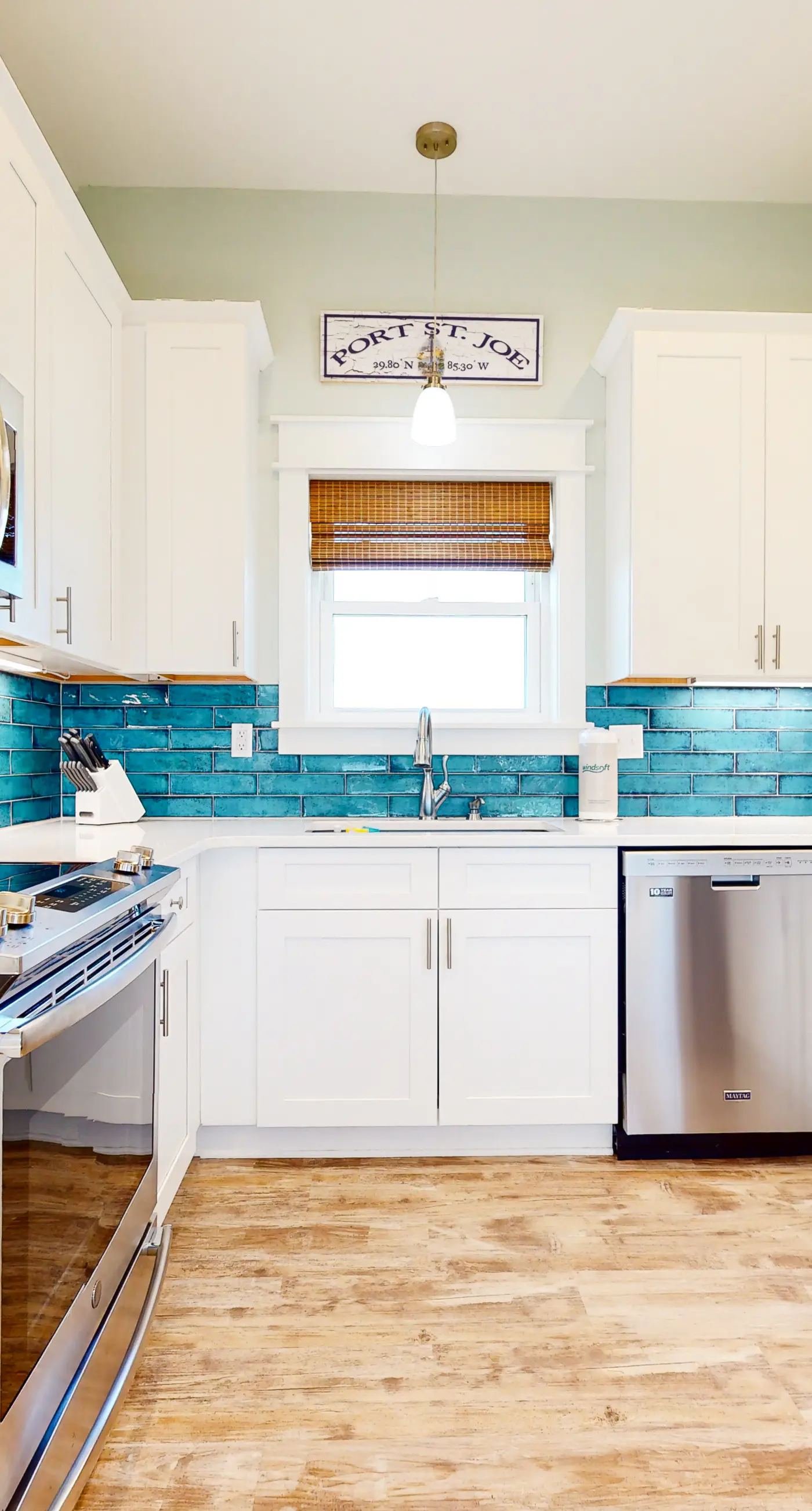 Dog-friendly oceanfront home with a hot tub, washer&dryer & central AC