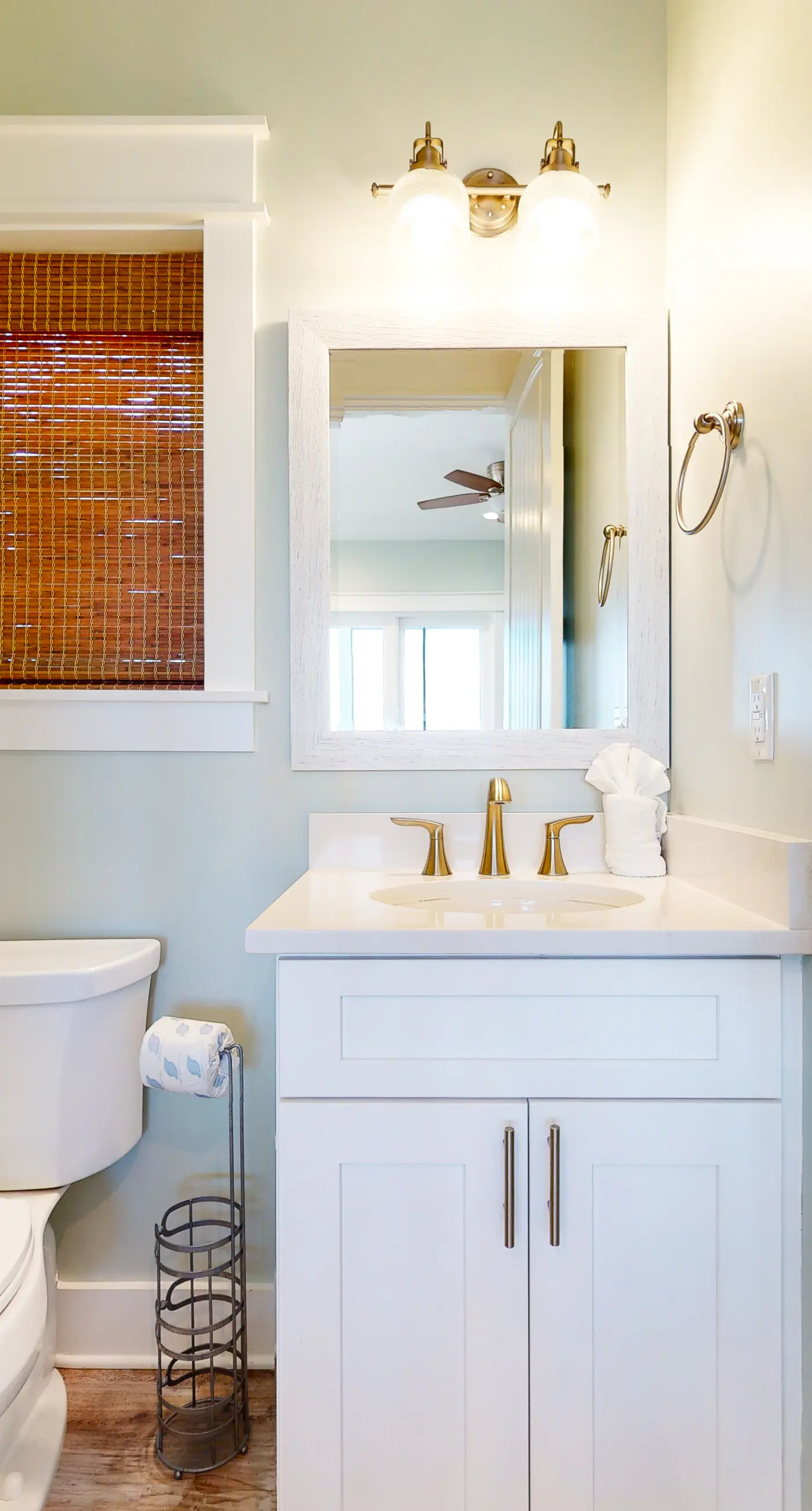 Dog-friendly oceanfront home with a hot tub, washer&dryer & central AC