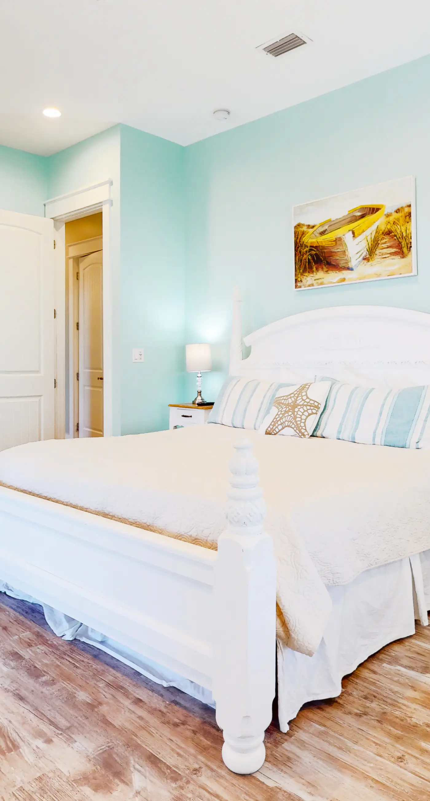 Dog-friendly oceanfront home with a hot tub, washer&dryer & central AC