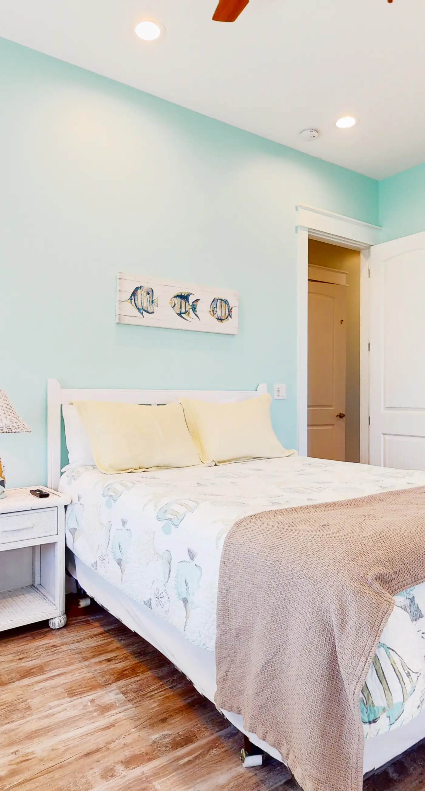 Dog-friendly oceanfront home with a hot tub, washer&dryer & central AC