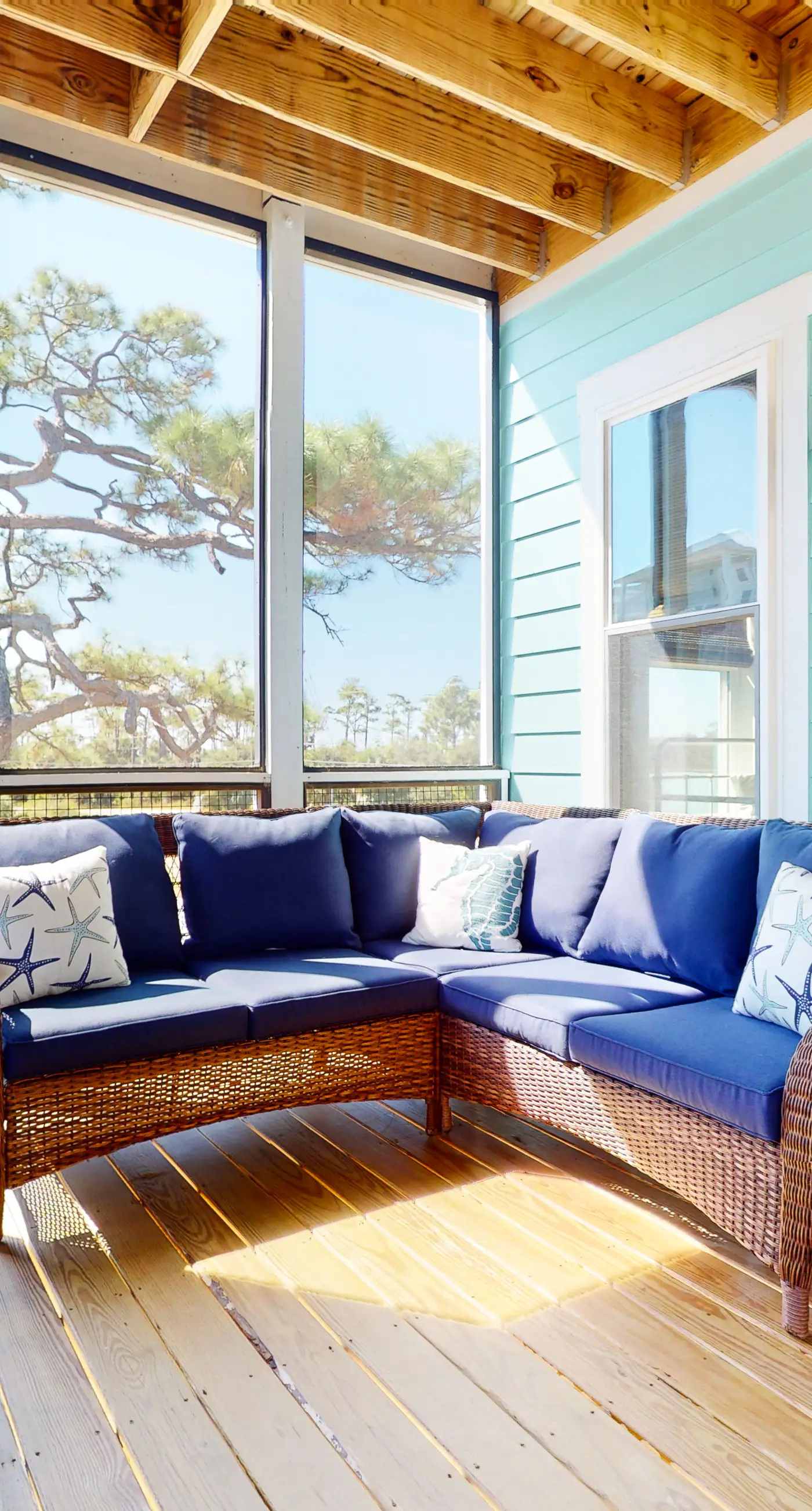 Dog-friendly oceanfront home with a hot tub, washer&dryer & central AC