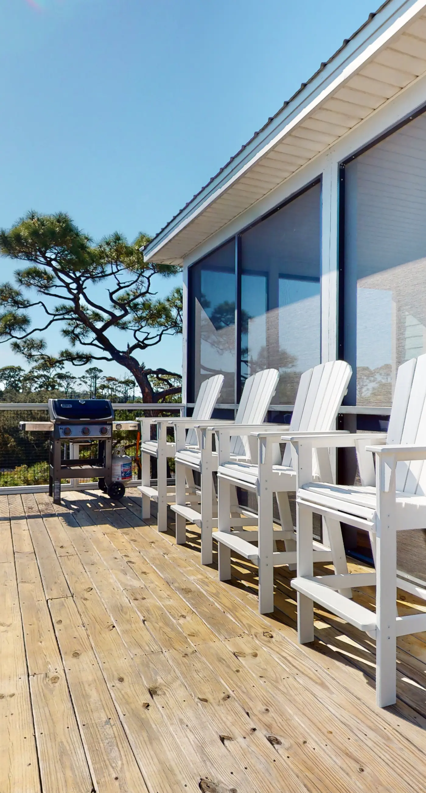 Dog-friendly oceanfront home with a hot tub, washer&dryer & central AC