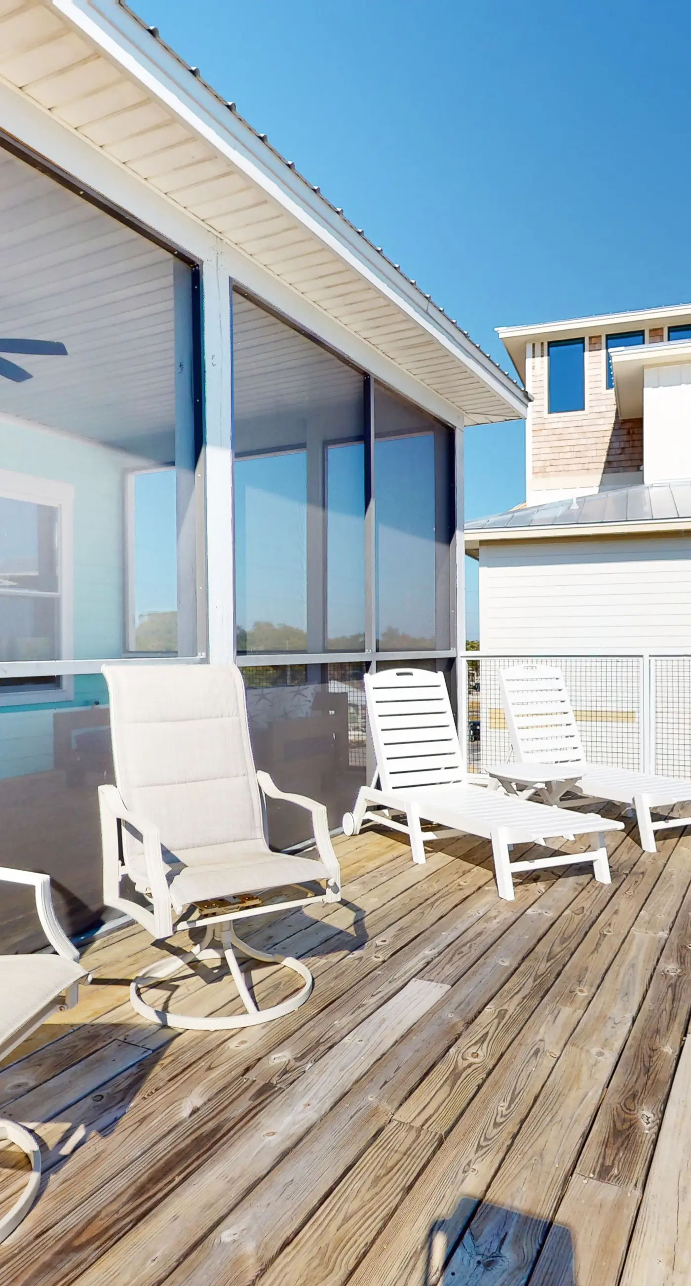 Dog-friendly oceanfront home with a hot tub, washer&dryer & central AC