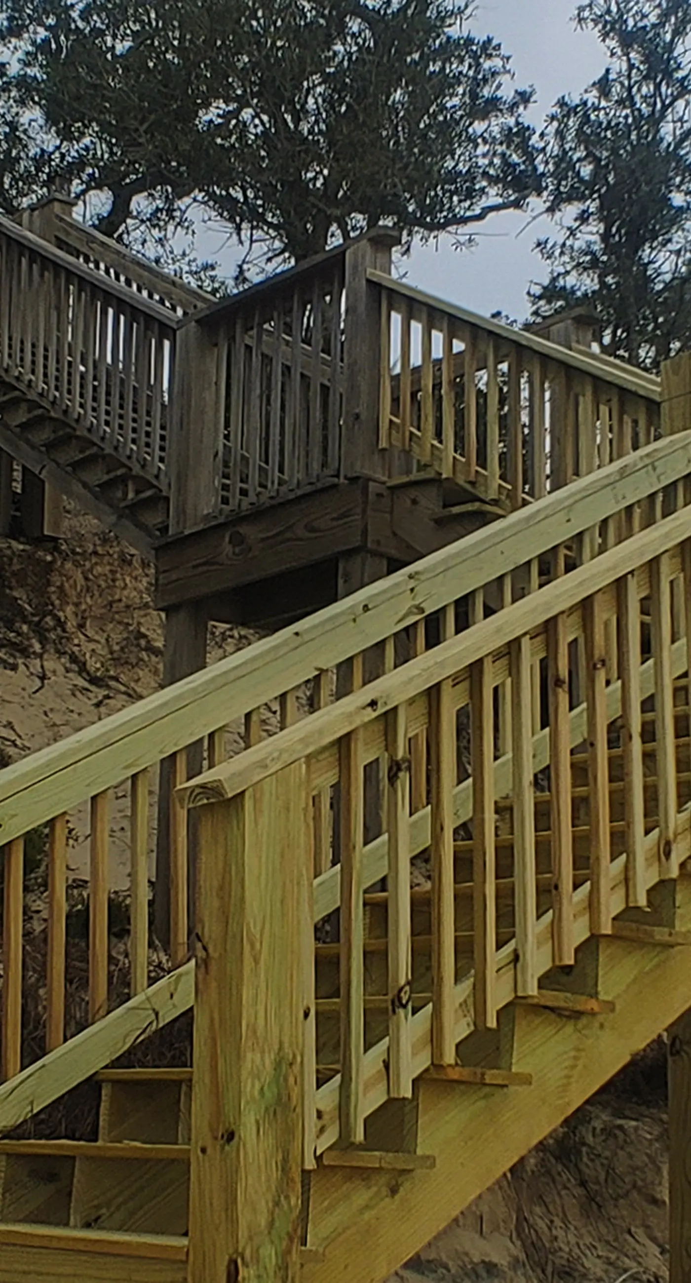 Dog-friendly oceanfront home with a hot tub, washer&dryer & central AC