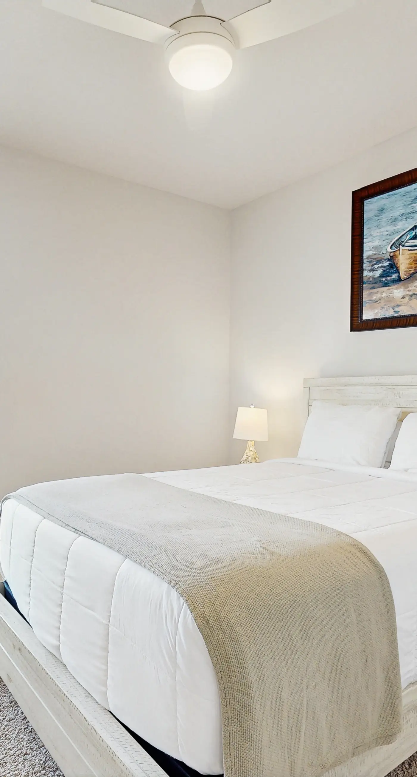 Spacious home steps from the beach with fast WiFi & washer/dryer