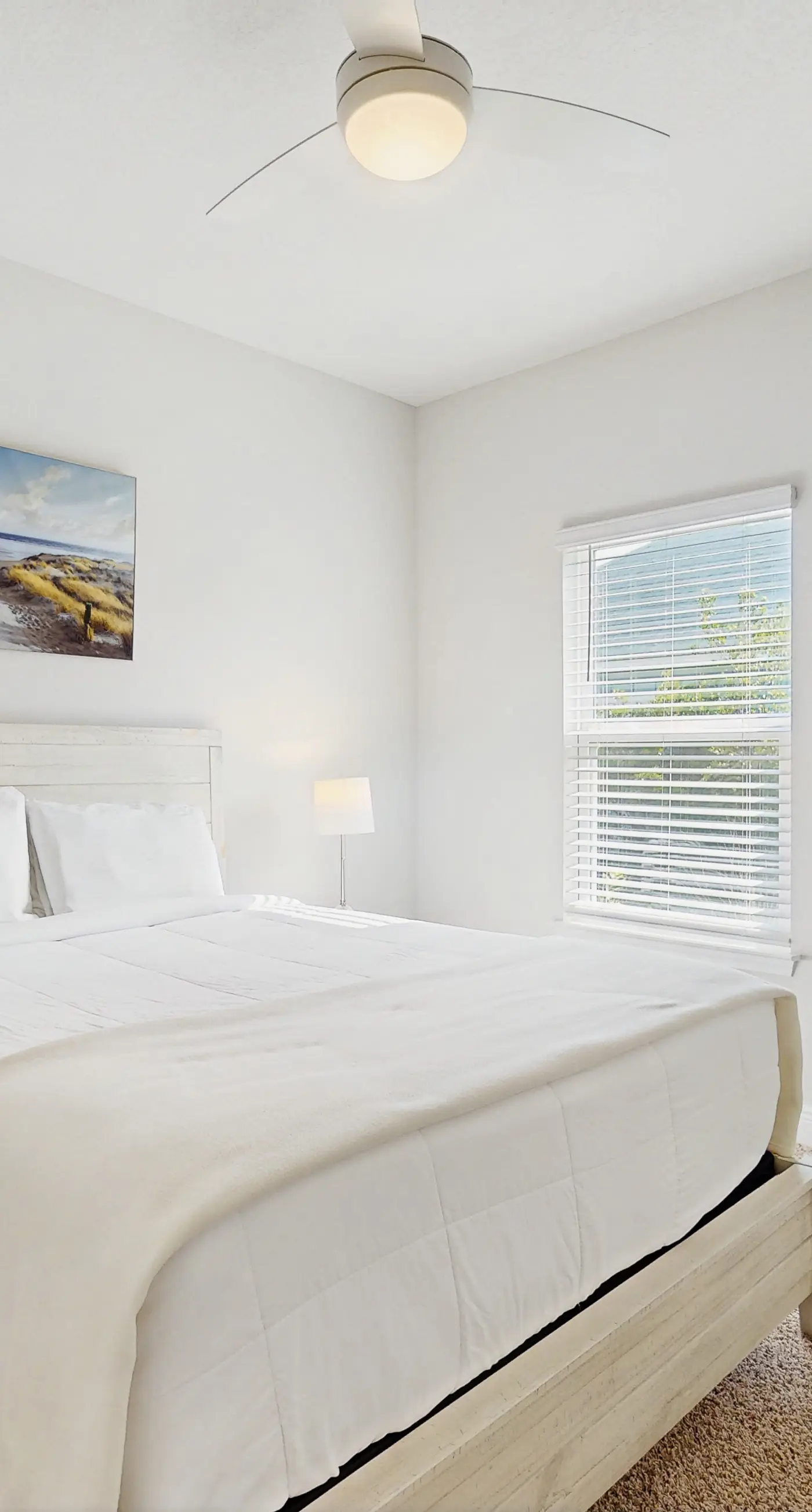 Spacious home steps from the beach with fast WiFi & washer/dryer