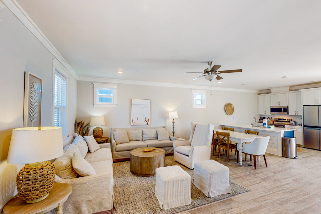 Spacious new-build home near beach & bay with on-site pool,pickleball