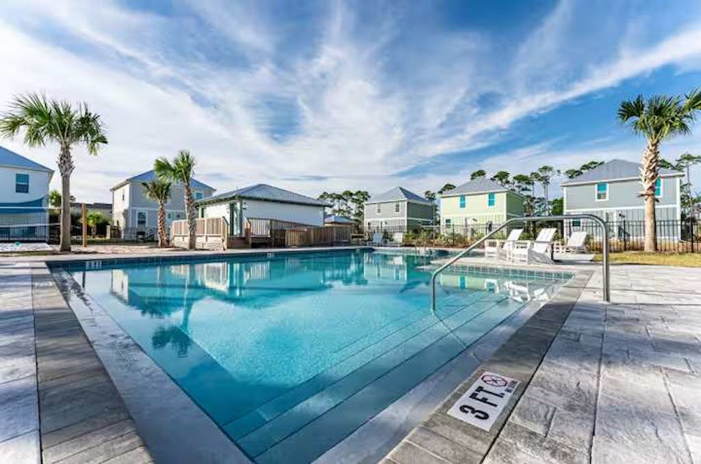 Spacious new-build home near beach & bay with on-site pool,pickleball