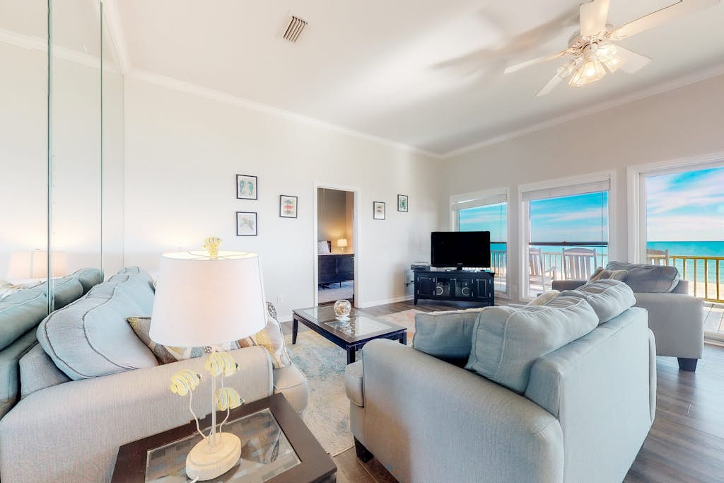 Beachfront dog-friendly home with private hot tub, boardwalk, on-site pools, gym