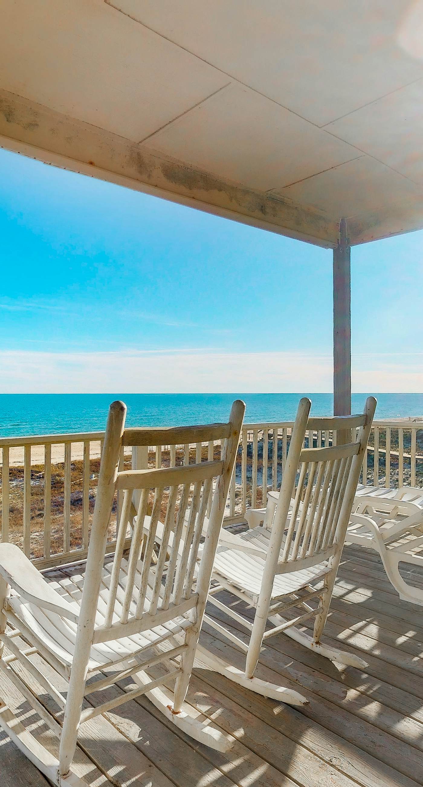 Beachfront dog-friendly home with private hot tub, boardwalk, on-site pools, gym