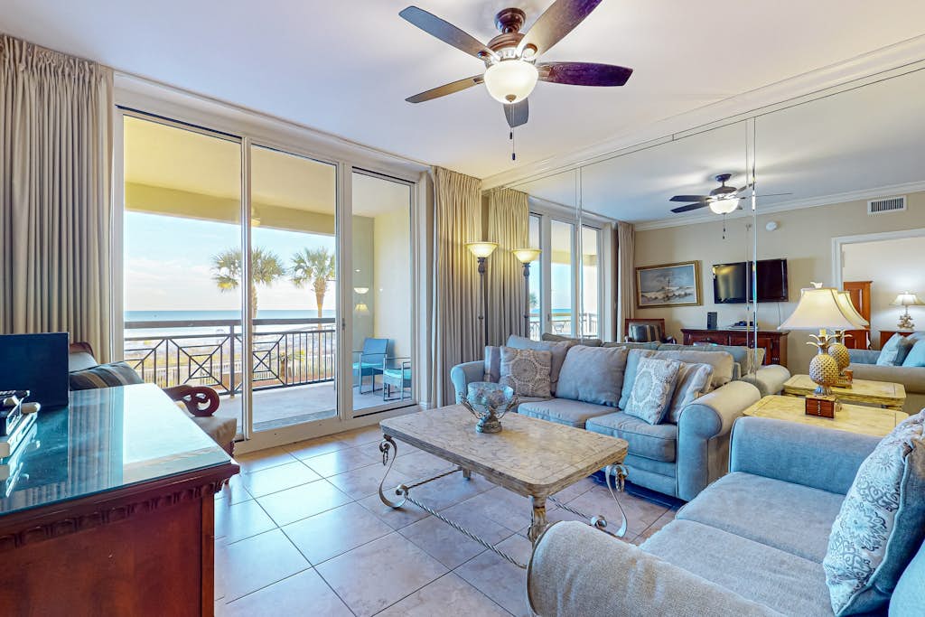 Gulf Front 4BR w Balcony, Pool, Hot Tub & W&D | 4 Bed Fort Walton