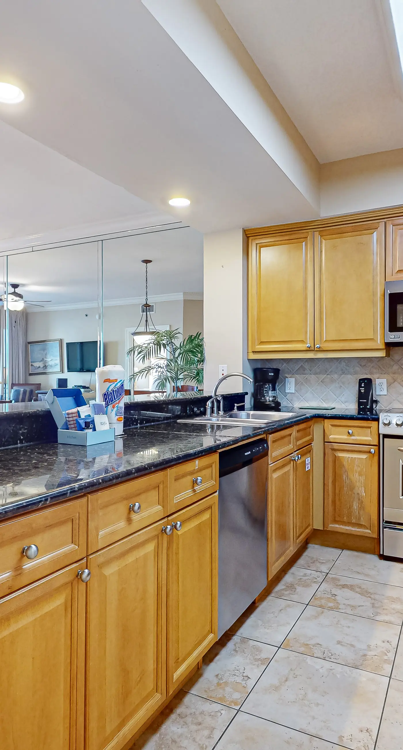 Gulf Front 4BR | Balcony | Pool | Hot Tub | W/D