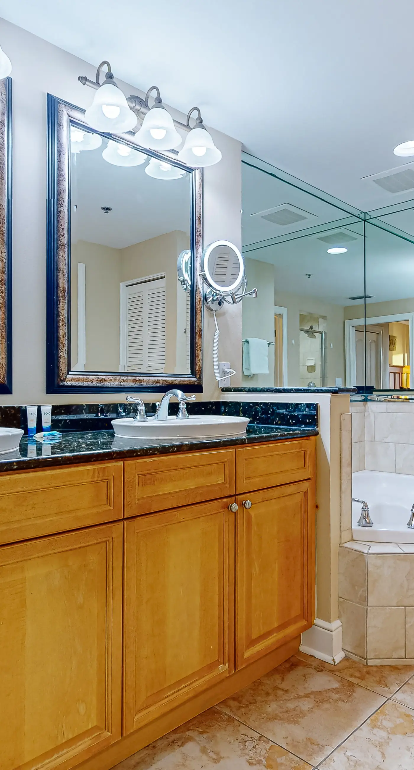 Gulf Front 4BR | Balcony | Pool | Hot Tub | W/D