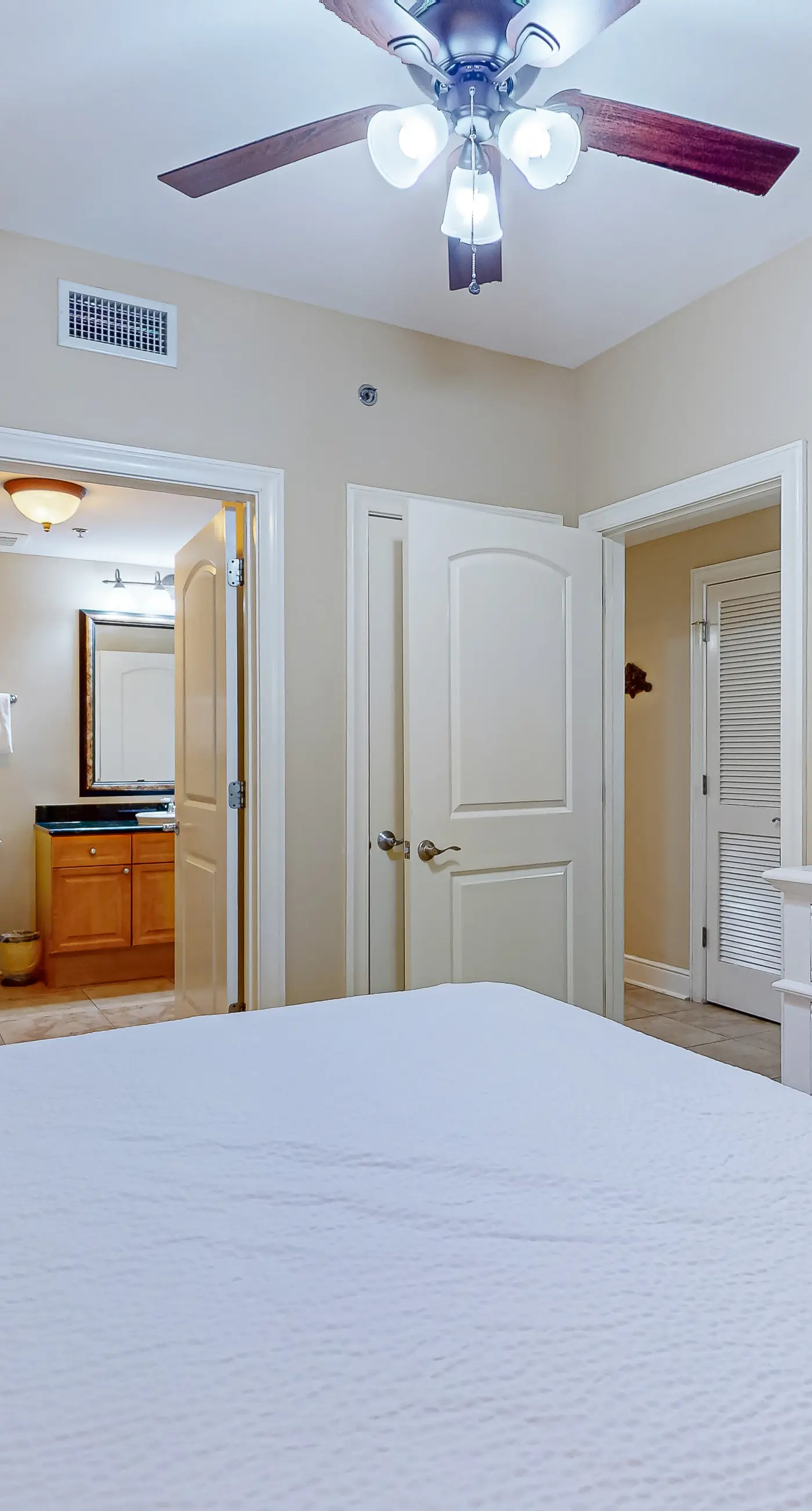 Gulf Front 4BR | Balcony | Pool | Hot Tub | W/D