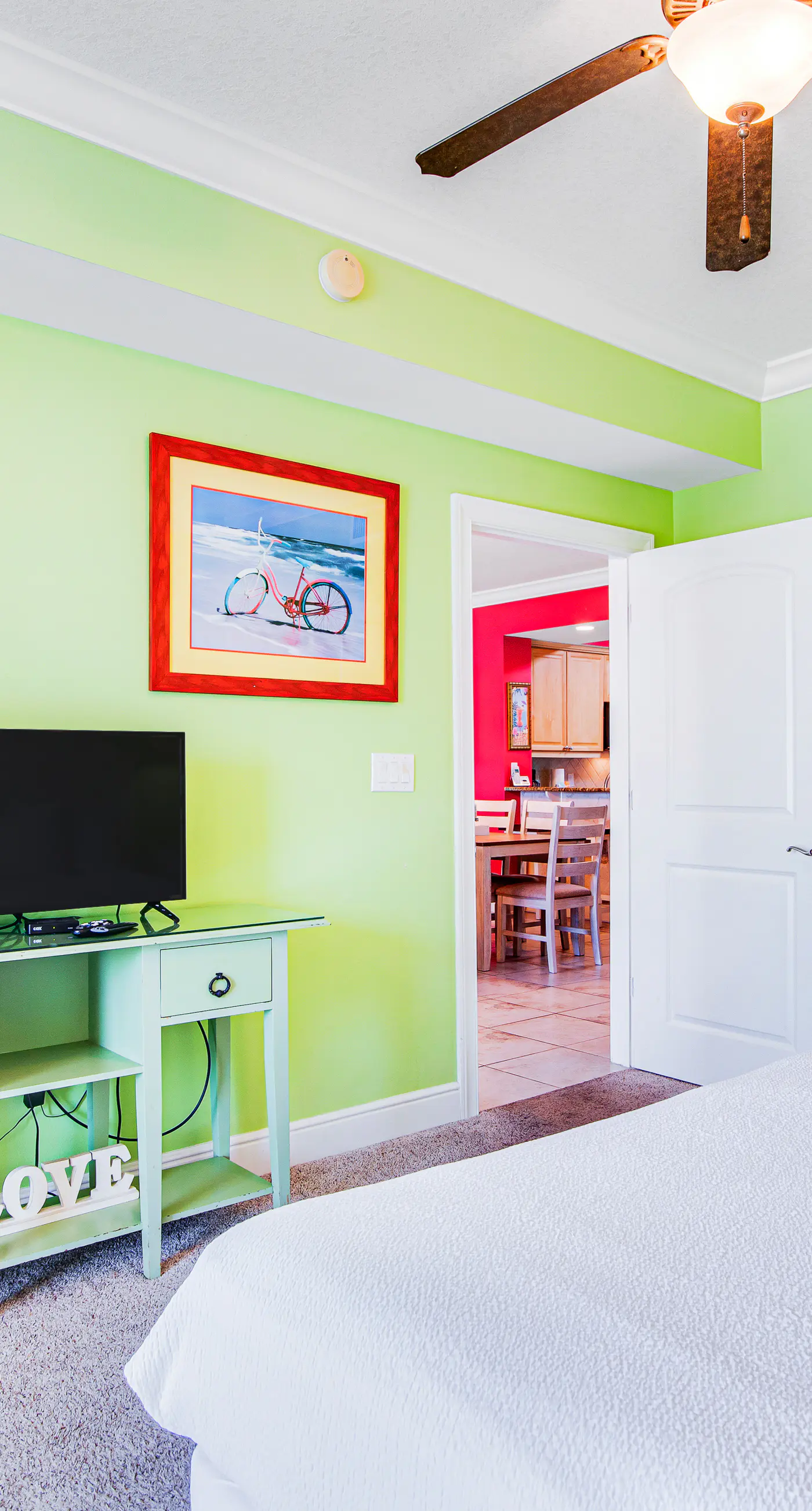 Cute 3BR Oceanfront 2nd-Floor | Balcony | Pool