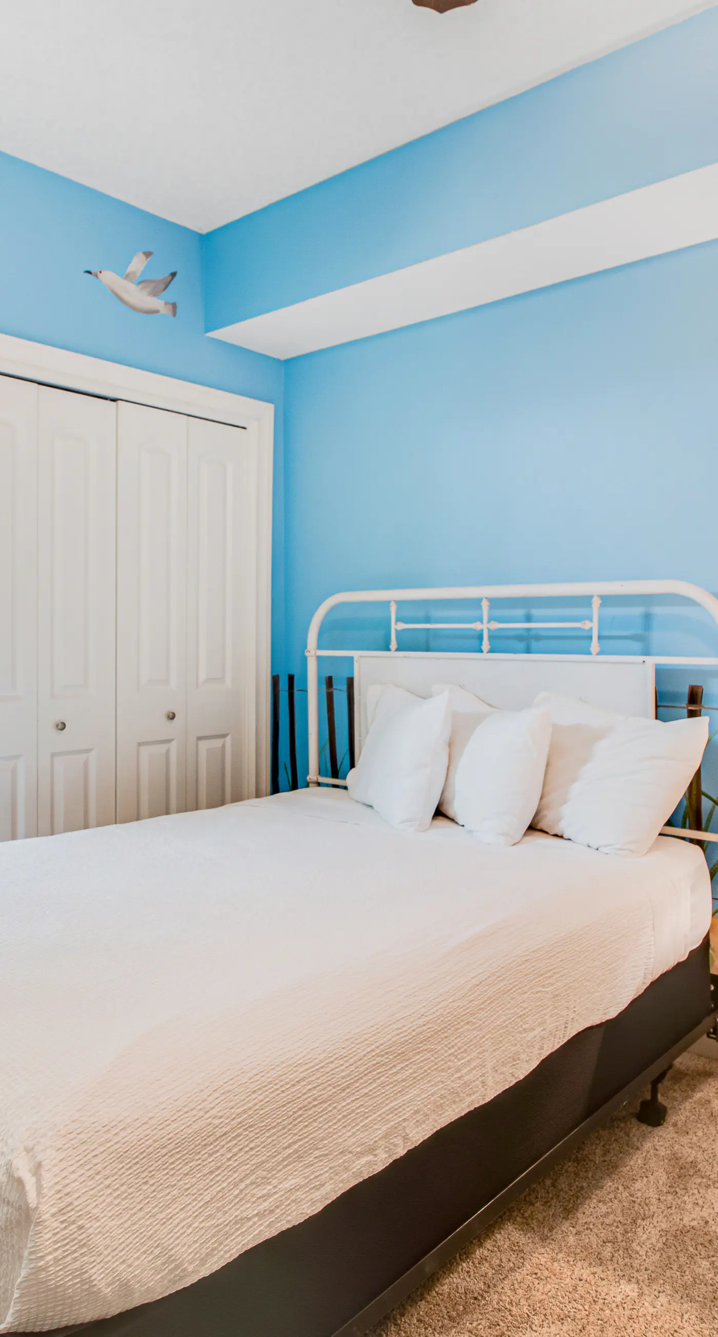 Cute 3BR Oceanfront 2nd-Floor | Balcony | Pool