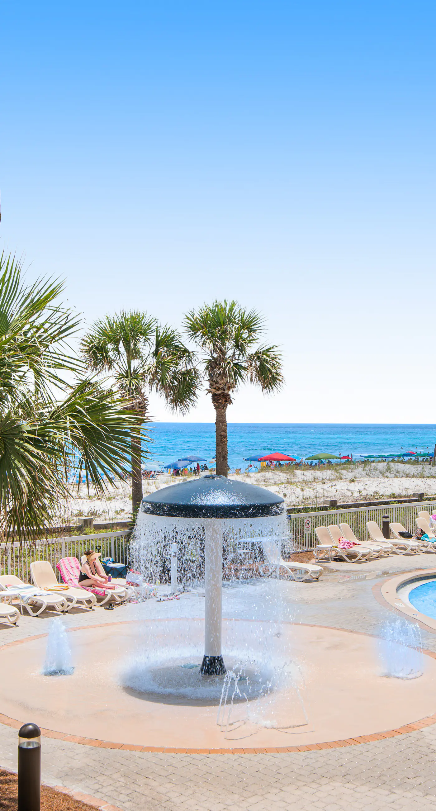 Cute 3BR Oceanfront 2nd-Floor | Balcony | Pool