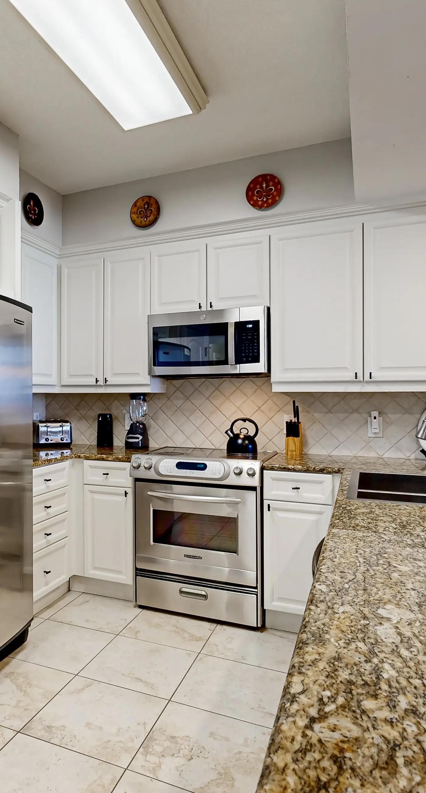 Gorgeous Gulf Front Condo Pools Onsite, Nearby Activities, Shops, Restaurants!