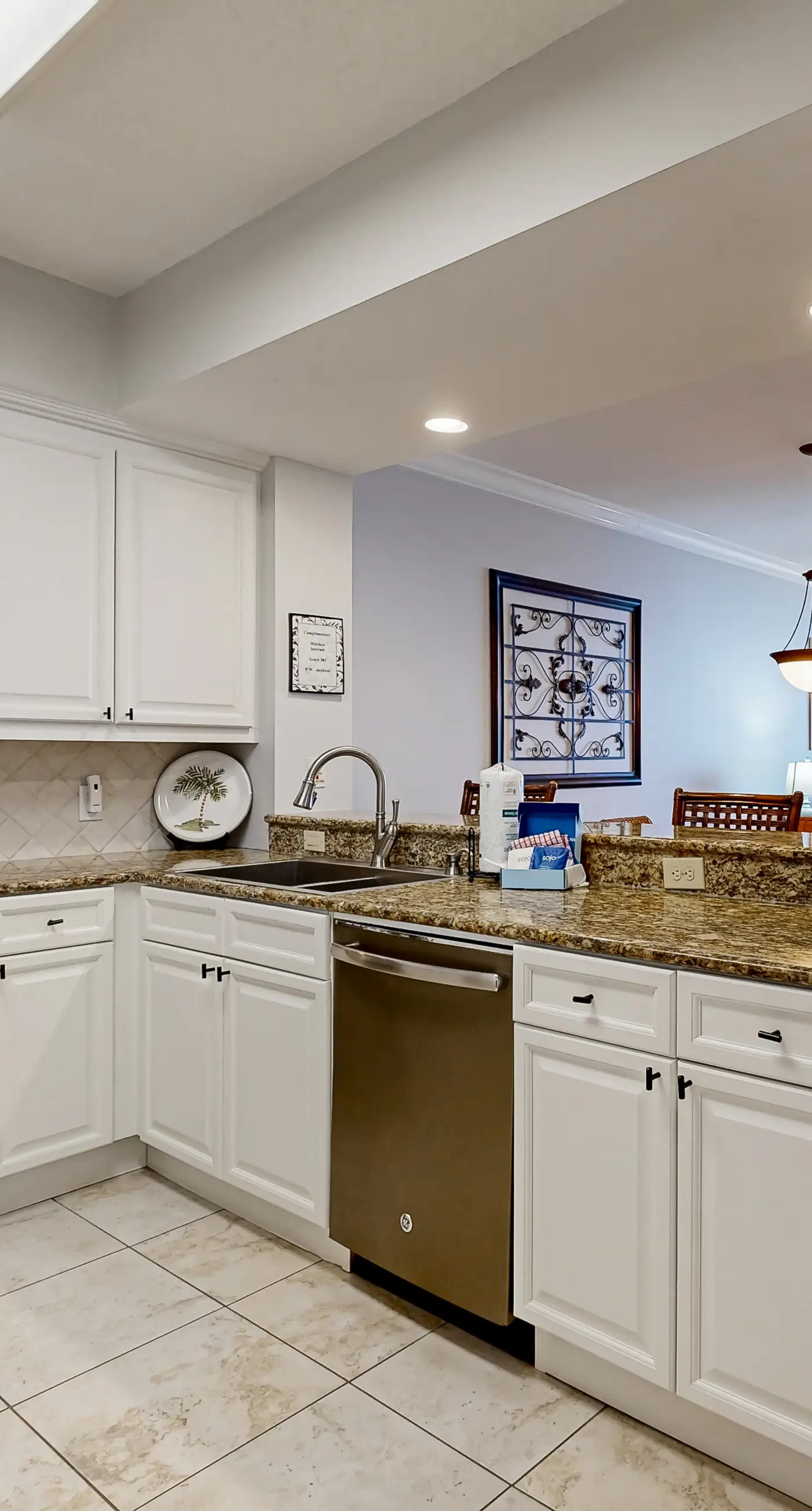 Gorgeous Gulf Front Condo Pools Onsite, Nearby Activities, Shops, Restaurants!