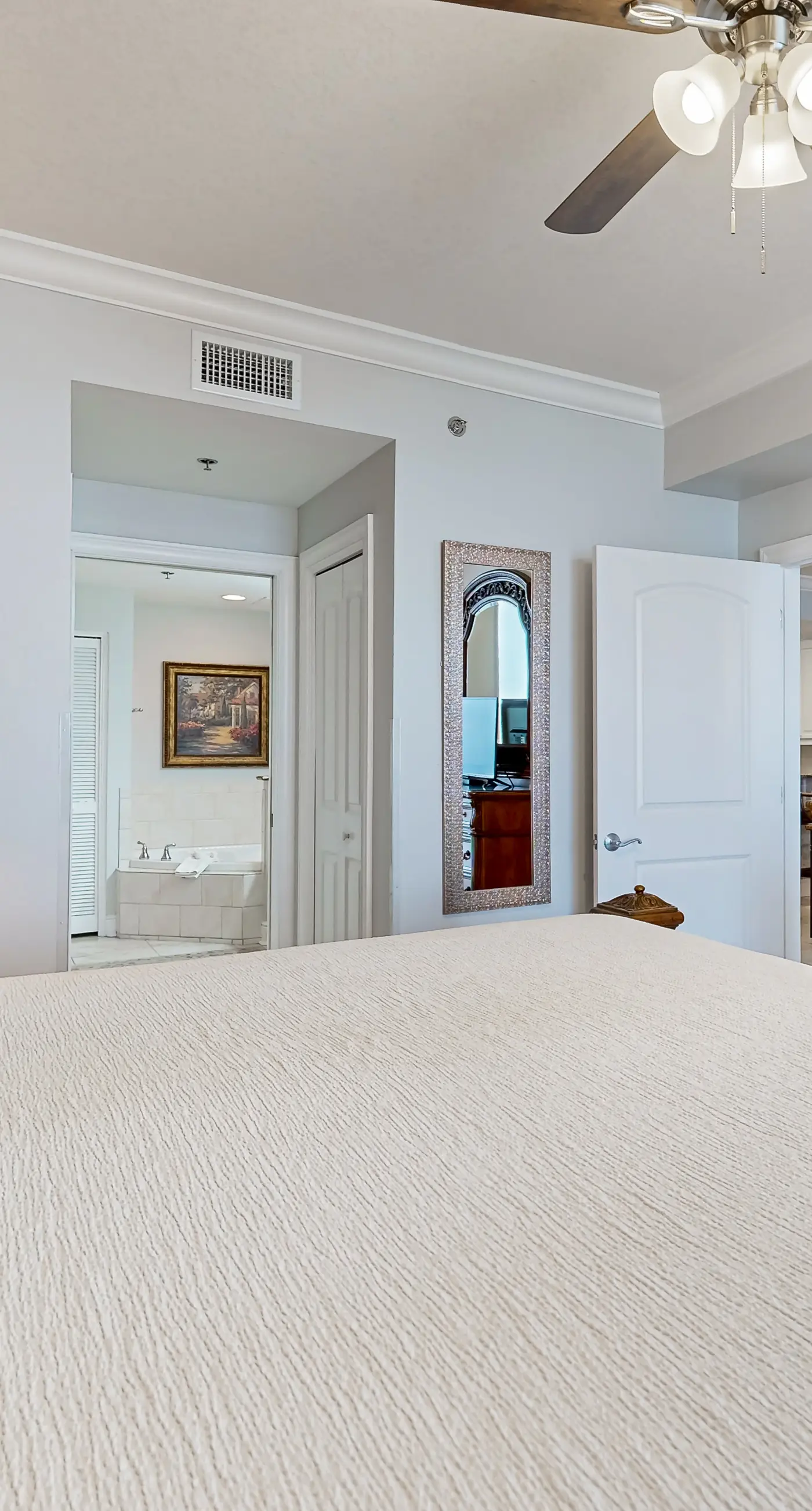 Gorgeous Gulf Front Condo Pools Onsite, Nearby Activities, Shops, Restaurants!